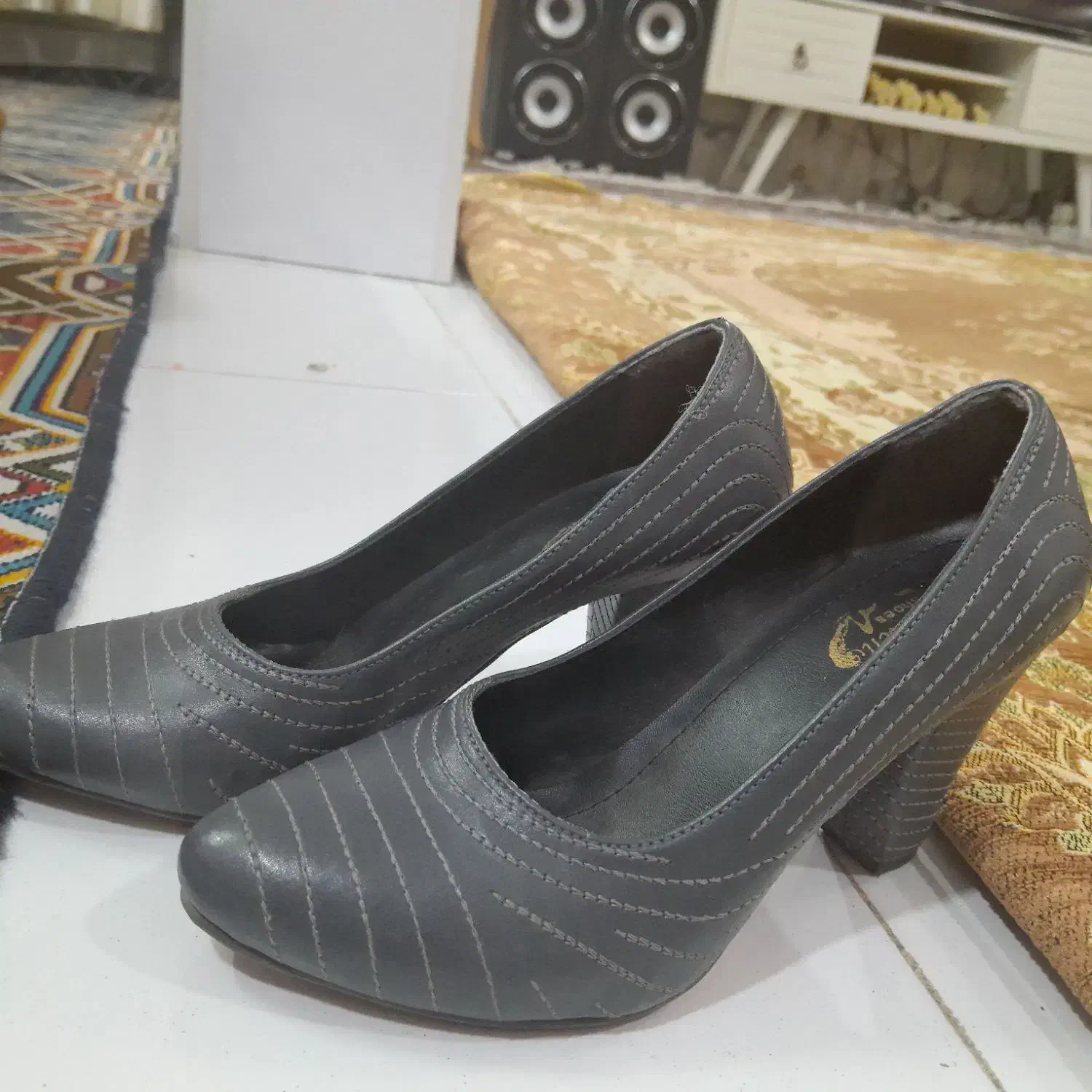 کفش|کیف، کفش، کمربند|مشهد, یاس|دیوار