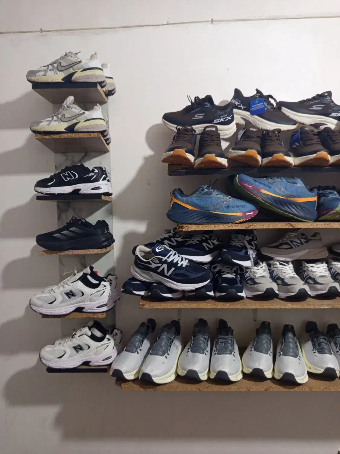 دنیای کتونی|کیف، کفش، کمربند|گنبد کاووس, |دیوار