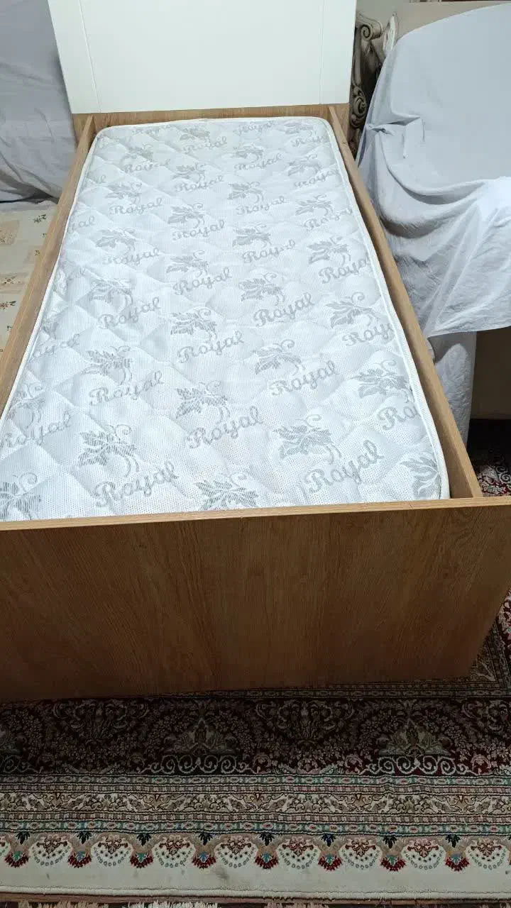 تخت نوجوان 180در 80|تخت و سرویس خواب|شاهینشهر, مخابرات (شهید بهشتی)|دیوار