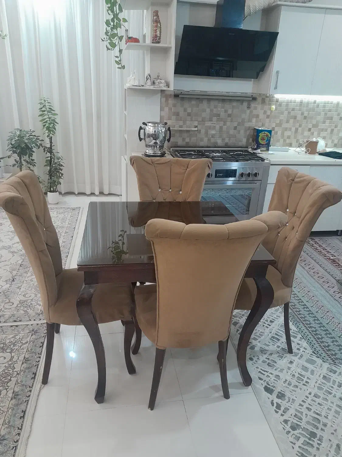 میزنهارخوری چهارنفره|میز و صندلی غذاخوری|مشهد, الهیه|دیوار