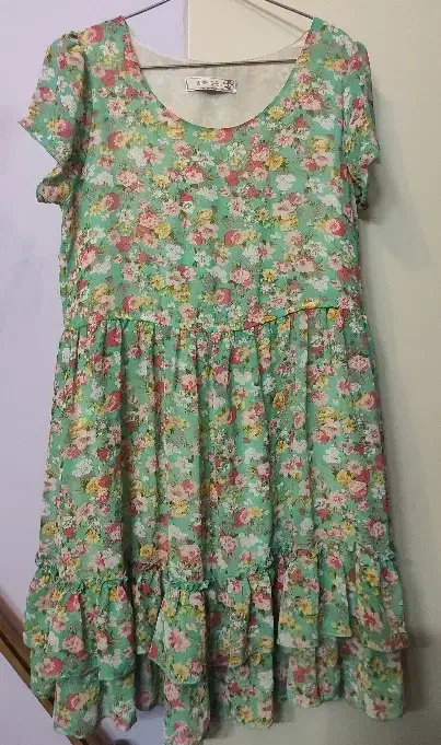 لباس|لباس|مشهد, تربیت (صدف)|دیوار