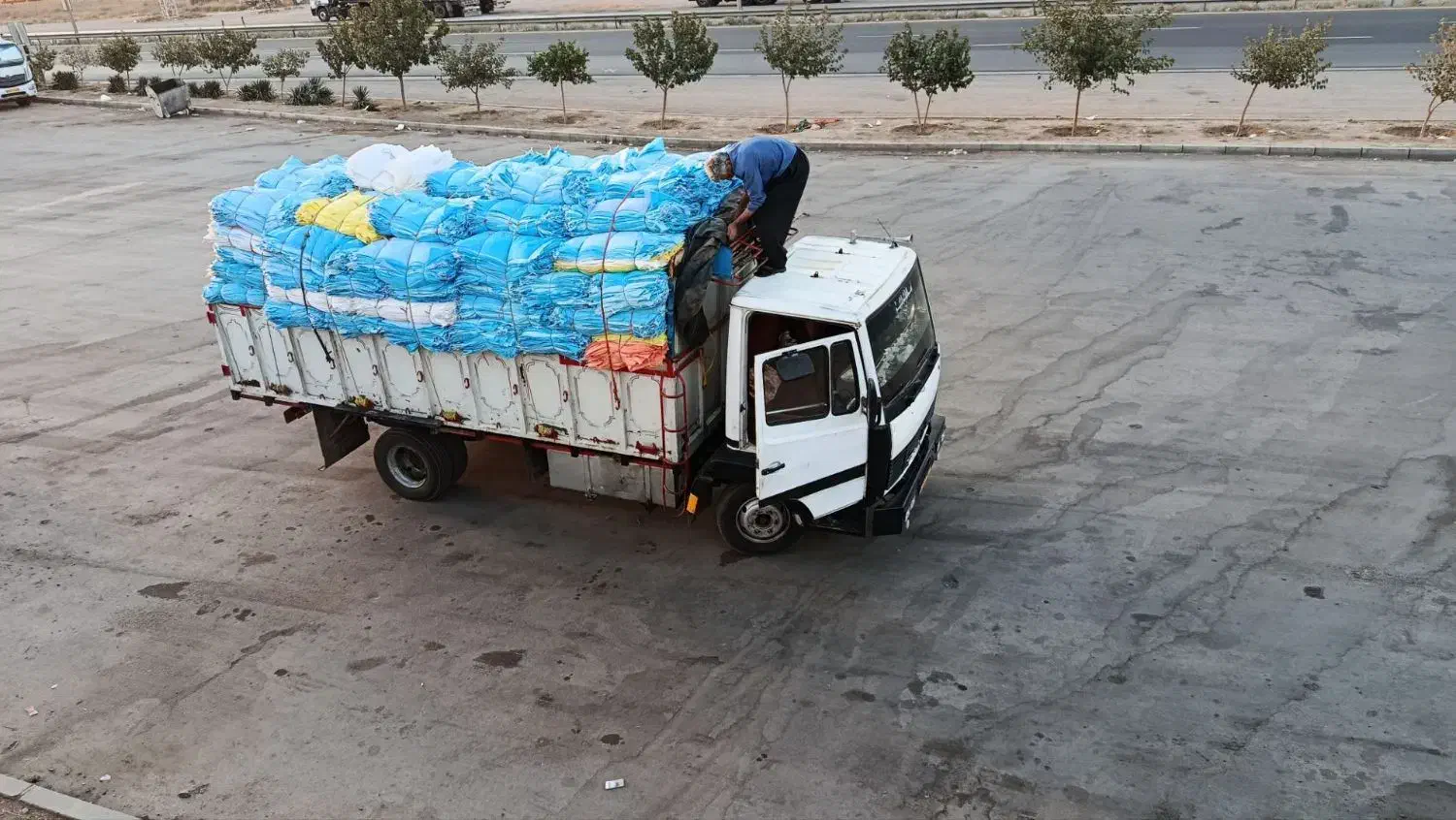 حمل بار کامیون خاور  و اسباب کشی|خدمات حمل و نقل|کرمانشاه, |دیوار