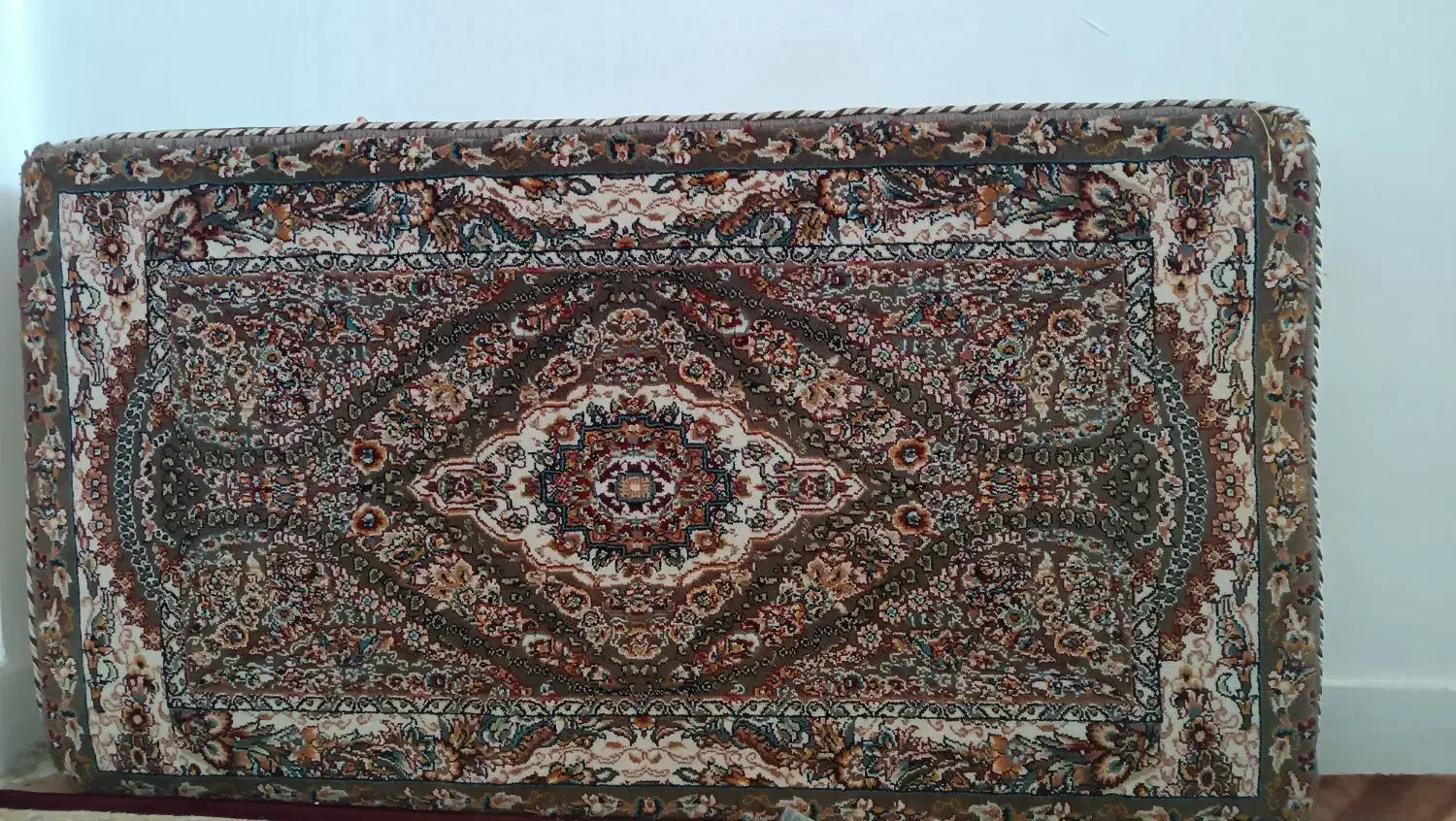 ۴ عدد پشتی|پشتی|مشکیندشت, |دیوار