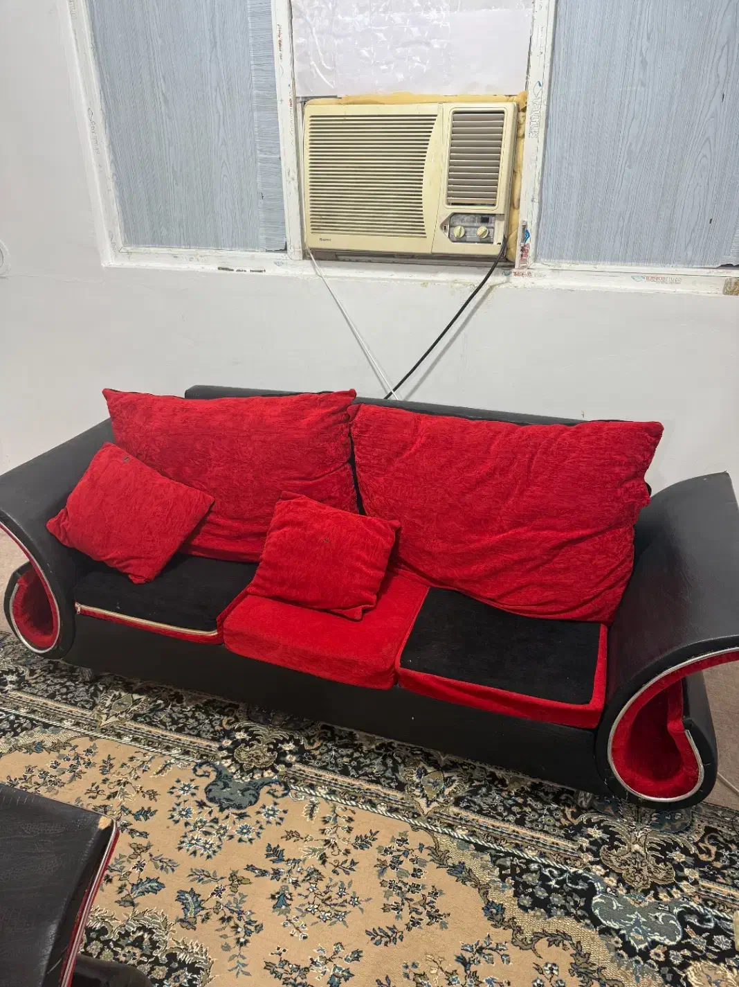 مبل ۶ نفره|مبلمان خانگی و میز عسلی|دوگنبدان, |دیوار