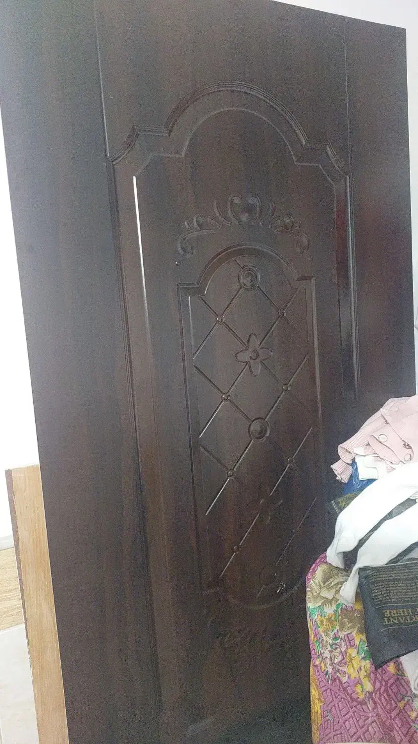 درب چوبی بسیار تمیز درحد باقفل وکلید نو|مصالح و تجهیزات ساختمان|قم, شاد قلی|دیوار