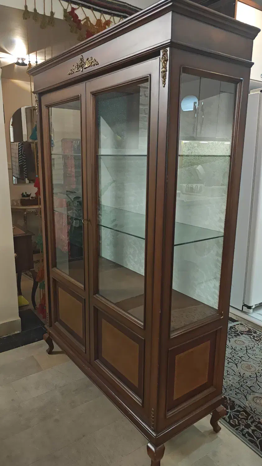 بوفه چوبی چوب راش بسیار با کیفیت و خاص|بوفه، ویترین، کنسول|تهران, درکه|دیوار