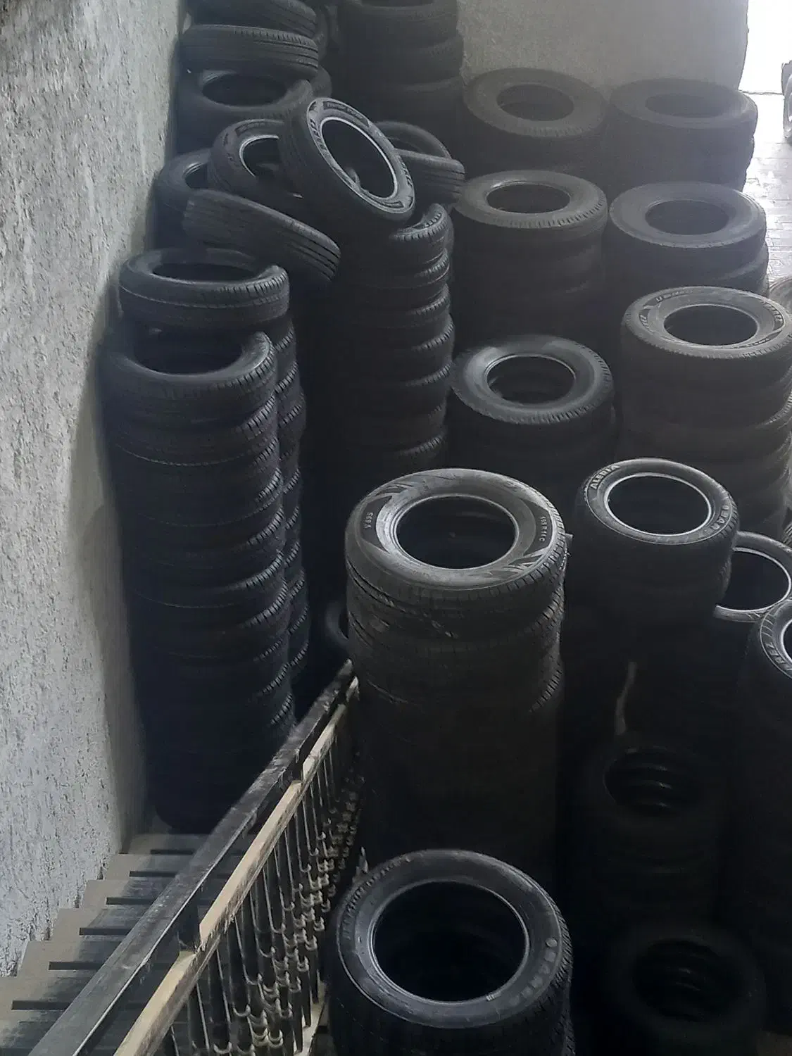 نمایندگی لاستیک دنا، بارز ،بوتو چین ،تیوپ و نوار|قطعات یدکی و لوازم جانبی|اصفهان, گورت|دیوار