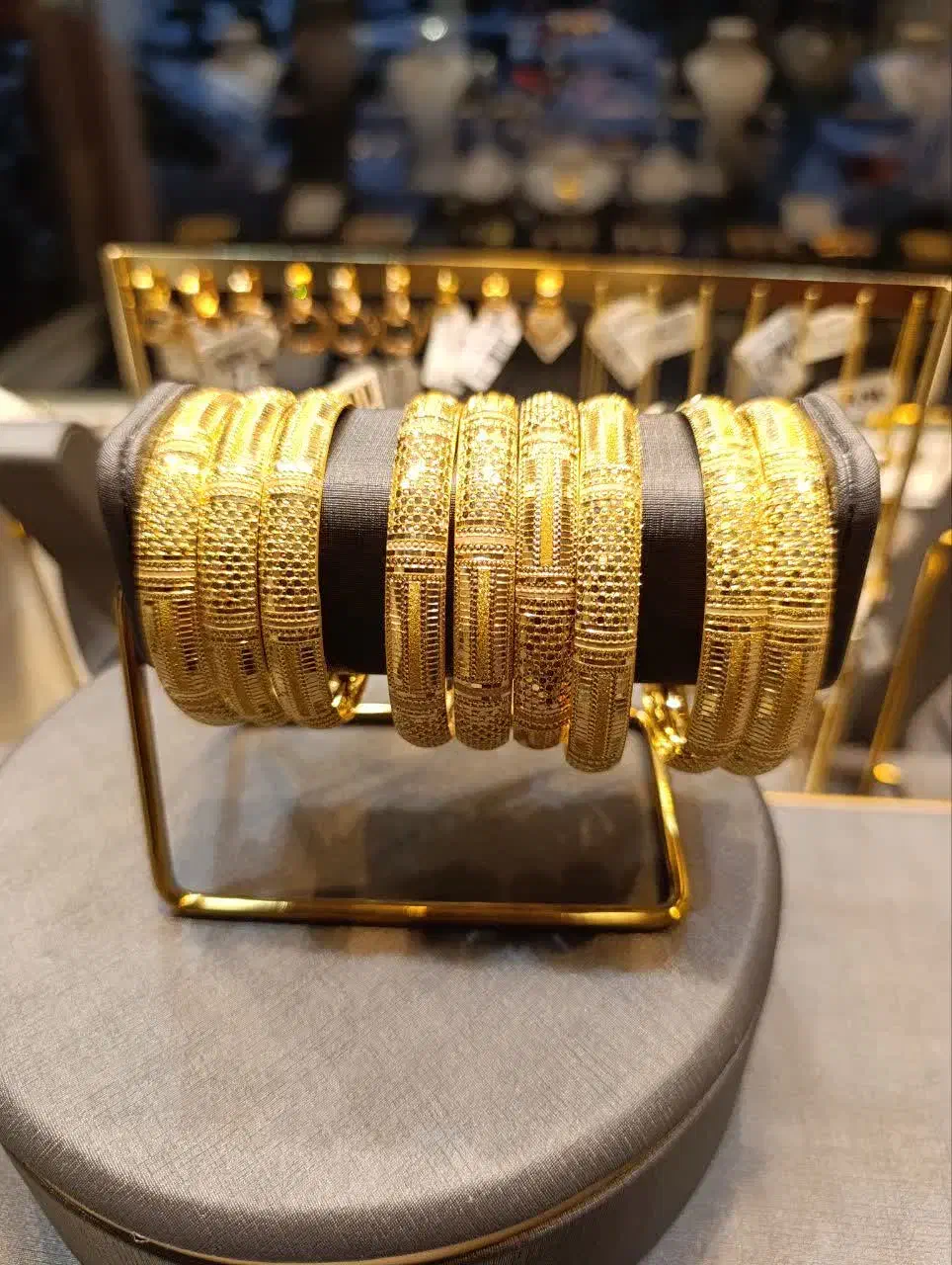 گالری طلای قادری|جواهرات|اصفهان, شیخ طوسی|دیوار