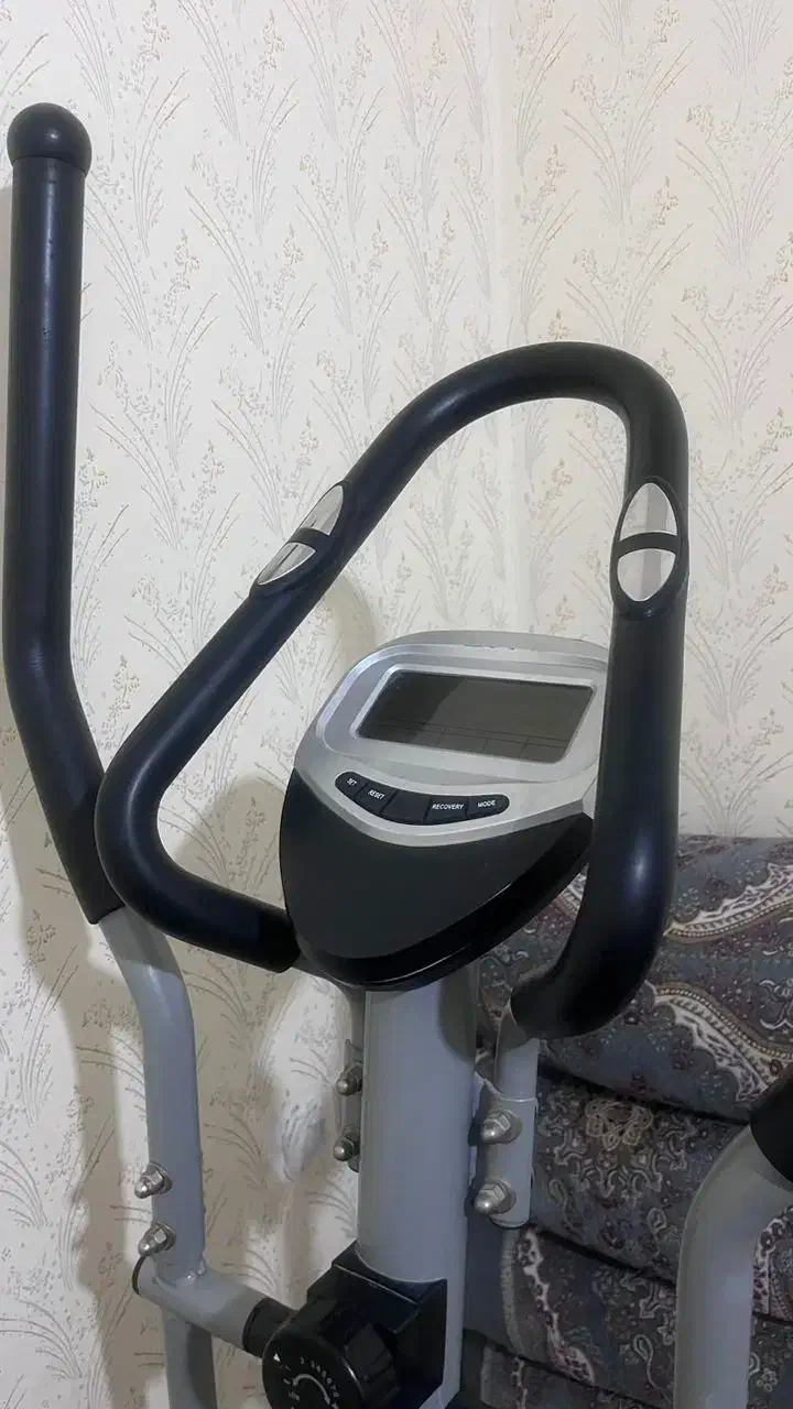 دوچرخه ثابت ورزشی لایف پاور|تجهیزات ورزشی|شیراز, حجت آباد|دیوار