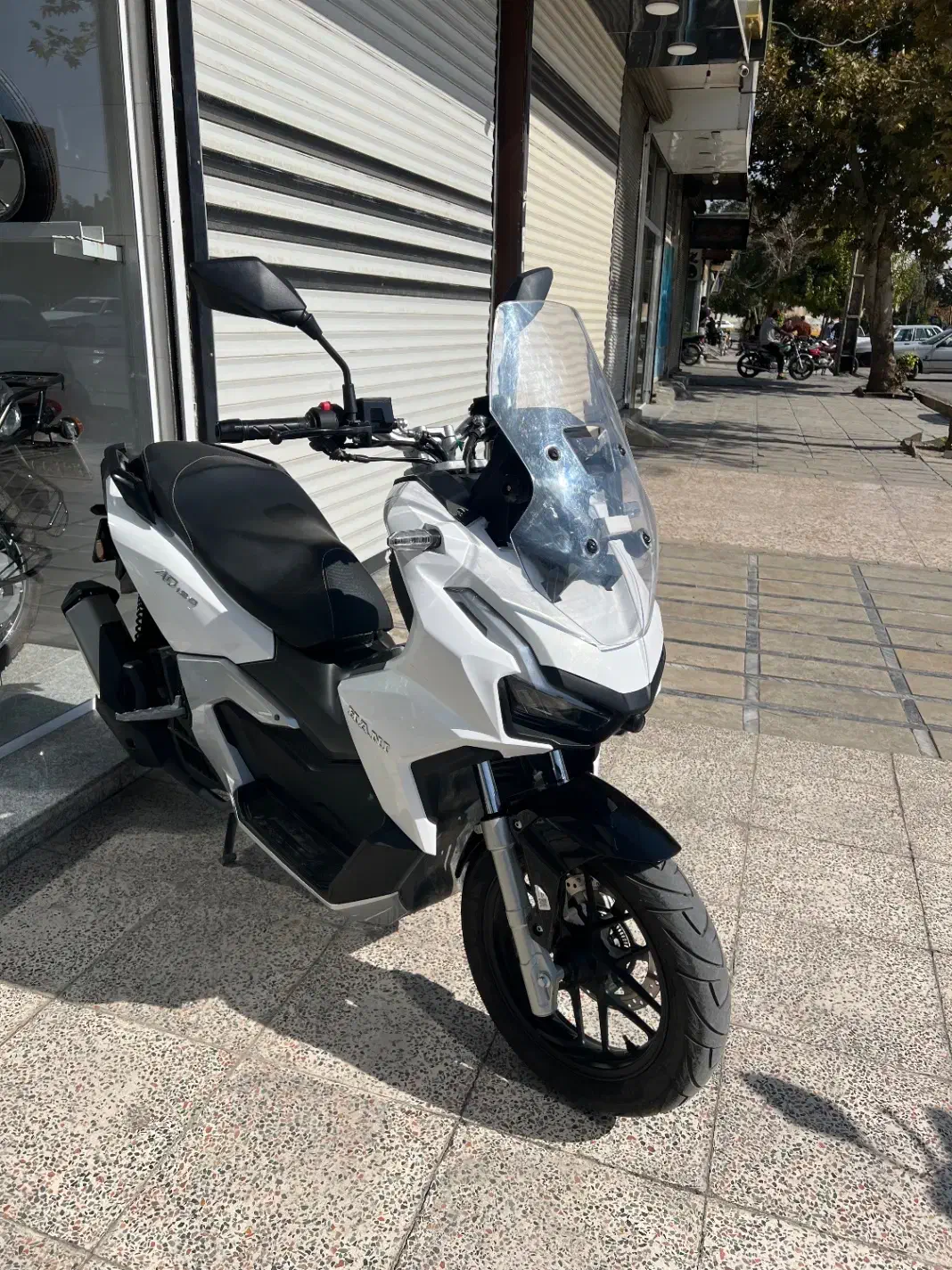 اسکوتر ۱۸۰سی سی برند بازار شرکت هانی فول|موتورسیکلت|زند, |دیوار