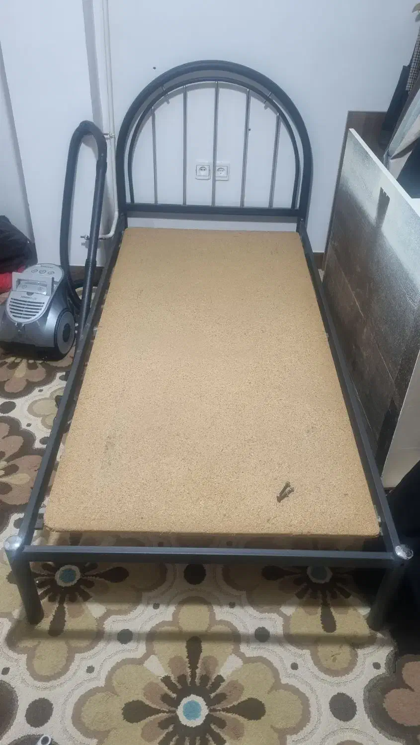 تخت تک نفره|تشک تختخواب|لاهیجان, لیالستان|دیوار