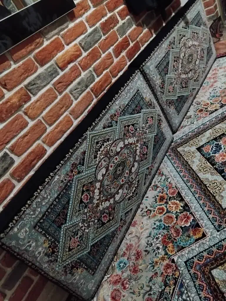 یک جفت پشتی فرش ماشینی|پشتی|قدس, شهر‌قدس|دیوار