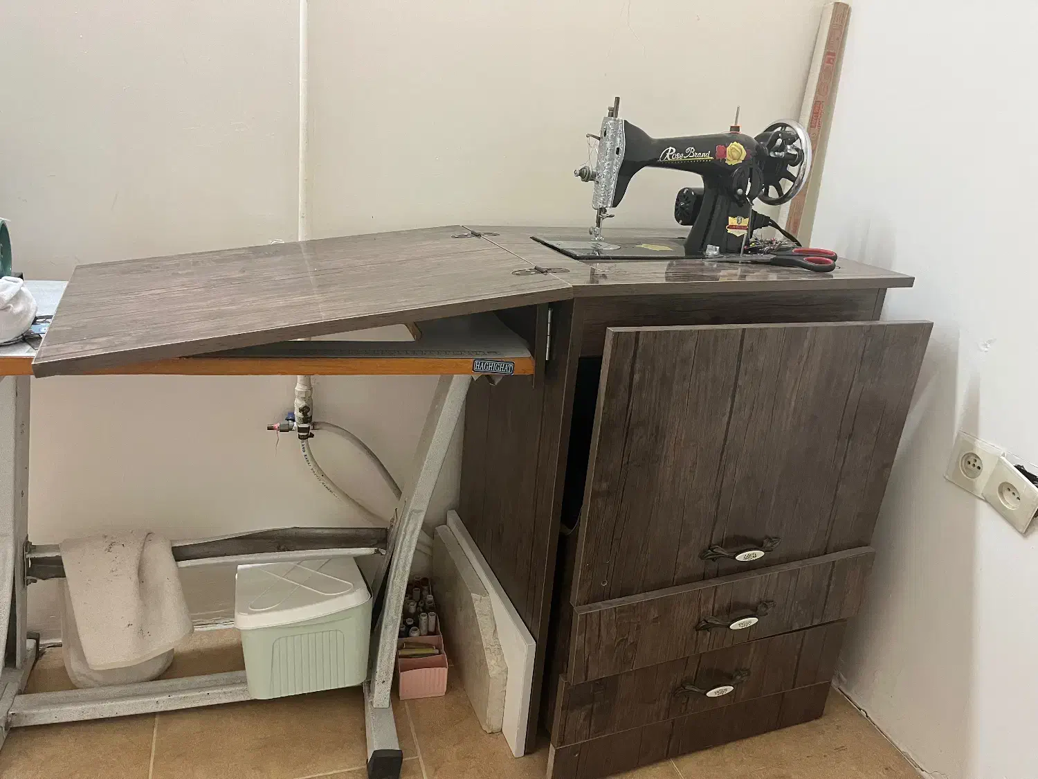 میز چرخ خیاطی|لوازم خیاطی و بافتنی|بابل, |دیوار