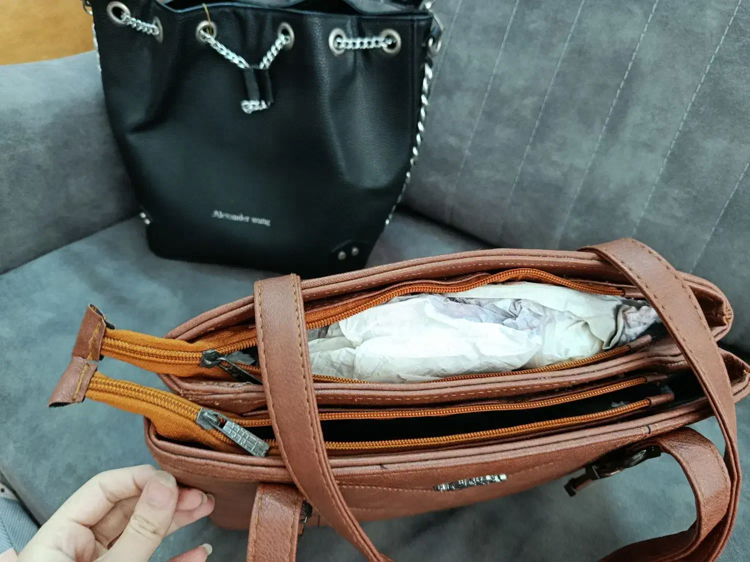 سه عدد کیف نو|کیف، کفش، کمربند|اراک, |دیوار