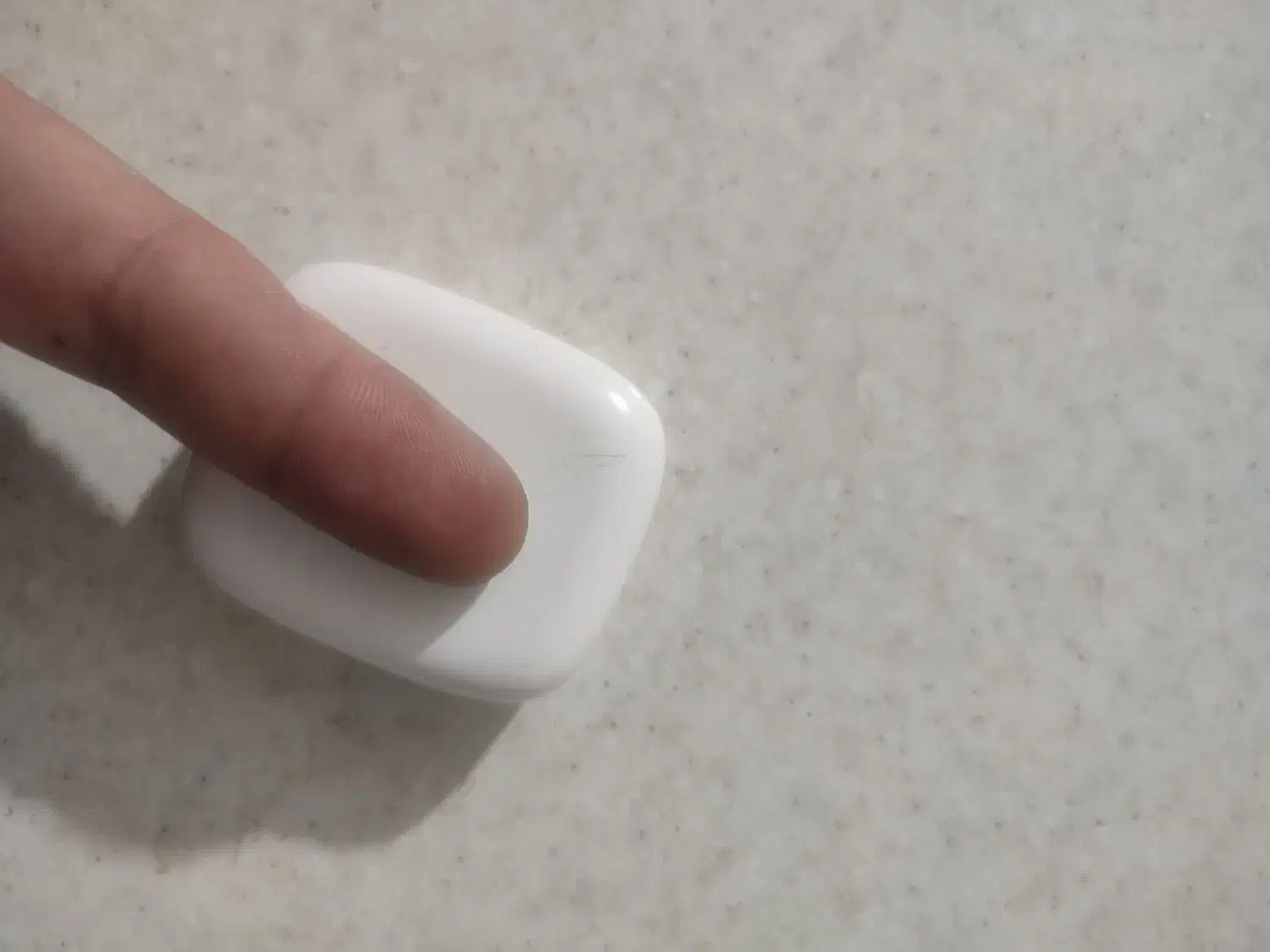 ایرپاد پیدا شده|اشیا|شیراز, قدوسی غربی|دیوار