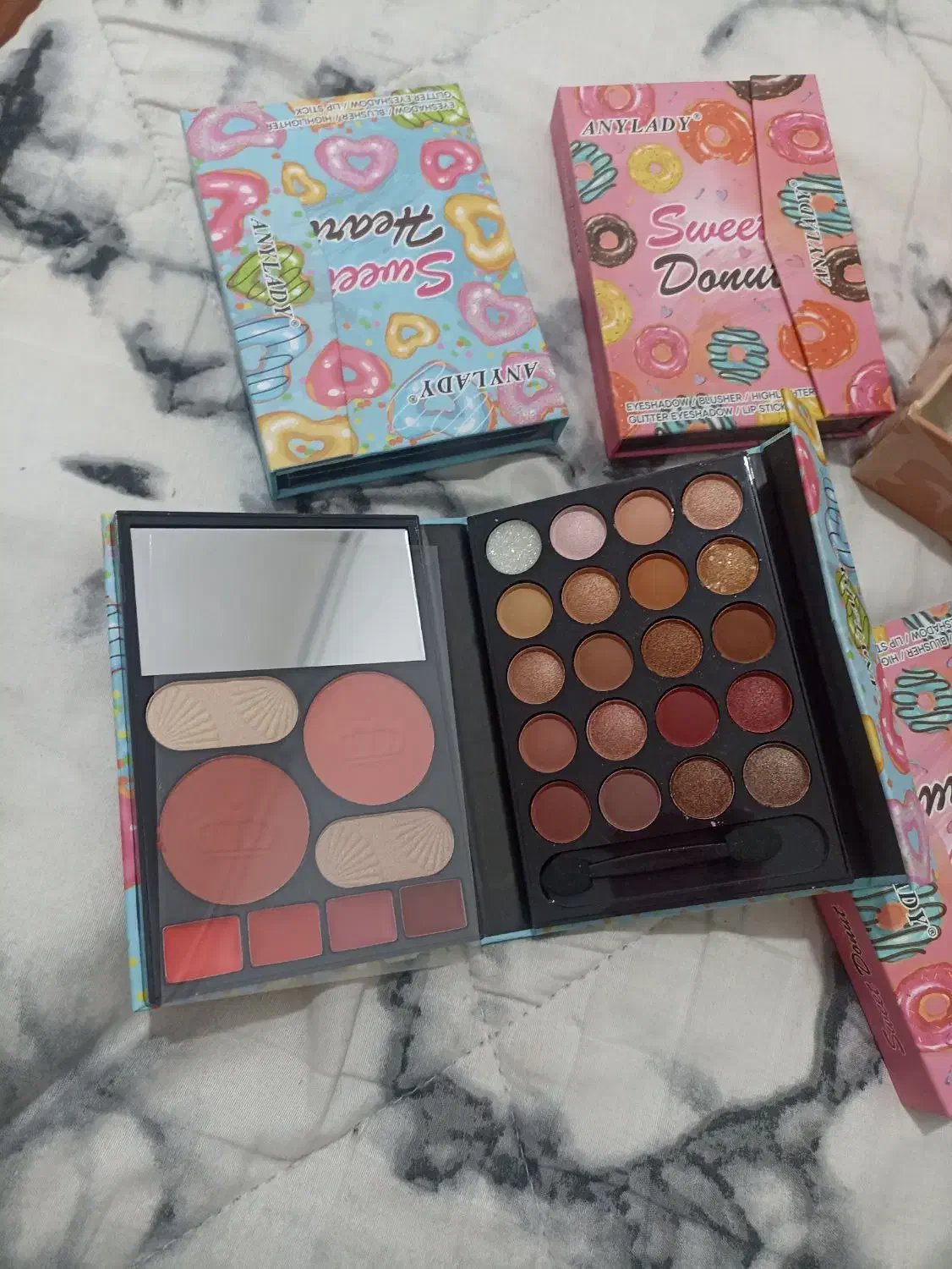 فروش تهدادی لوازم ارایشی با قیمت مناسب|آرایشی، بهداشتی، درمانی|سقز, |دیوار