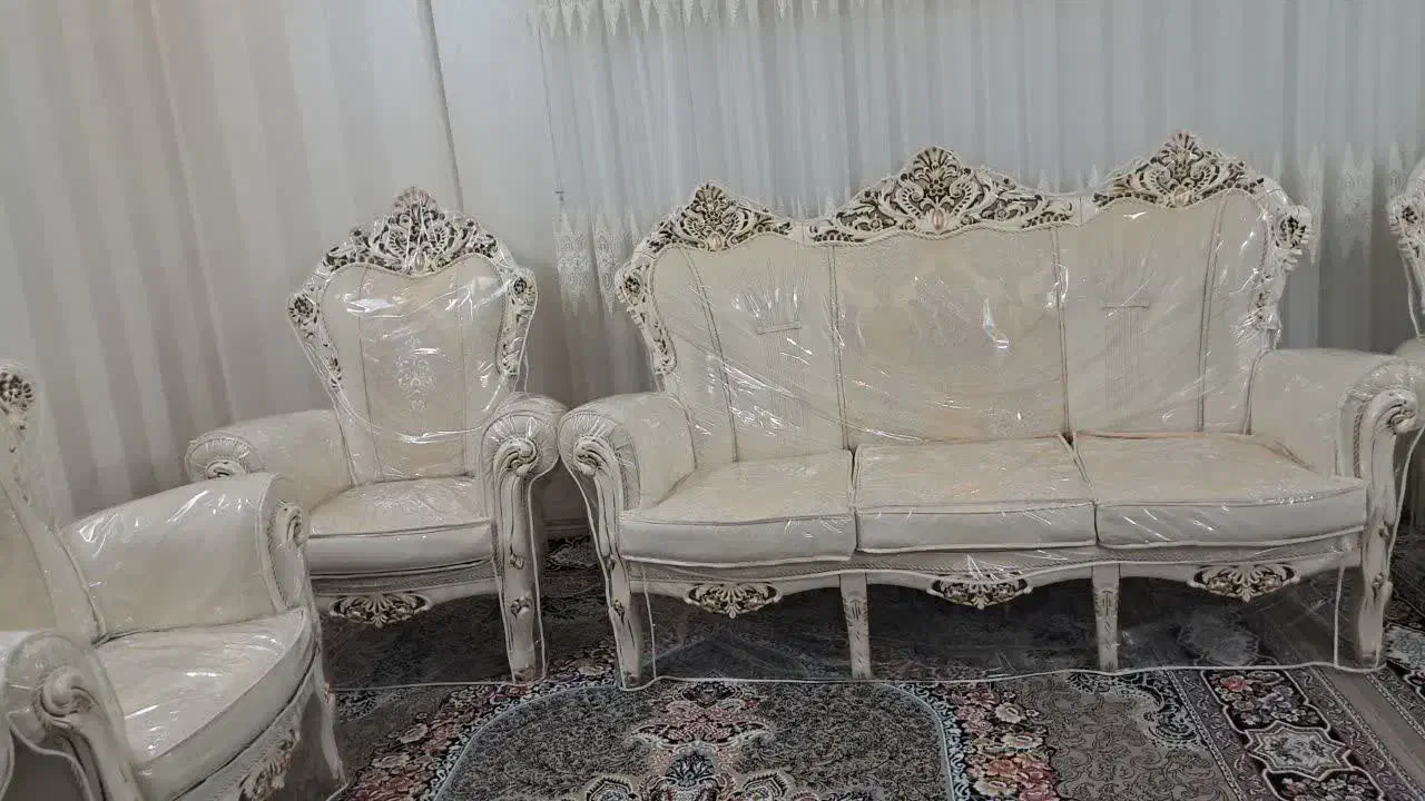 مبل ۷ نفره تمیز|مبلمان خانگی و میز عسلی|فلاورجان, |دیوار