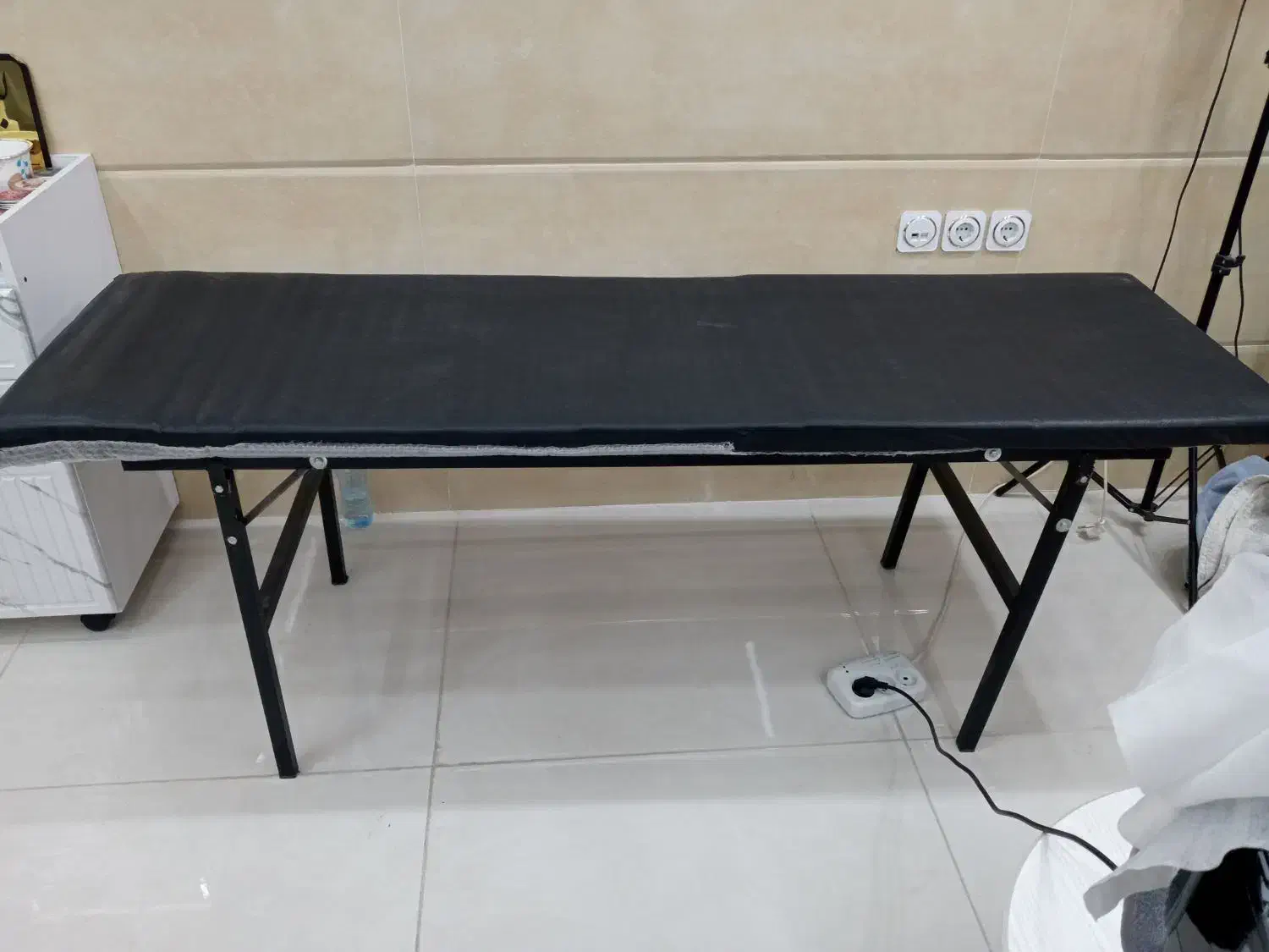 تخت|آرایشگاه و سالن‌های زیبایی|بوکان, |دیوار