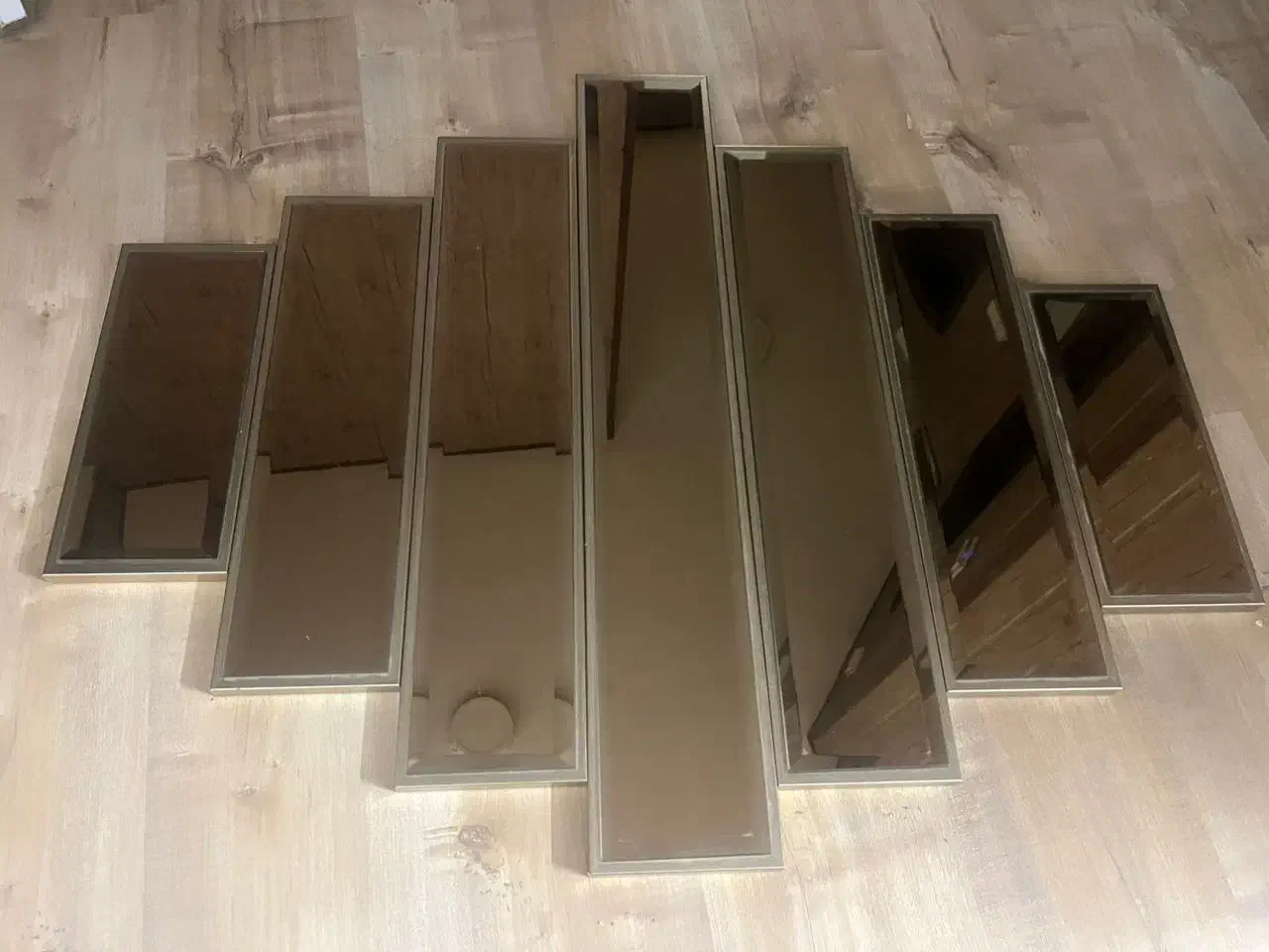 اینه|آینه|مشهد, فردوسی|دیوار