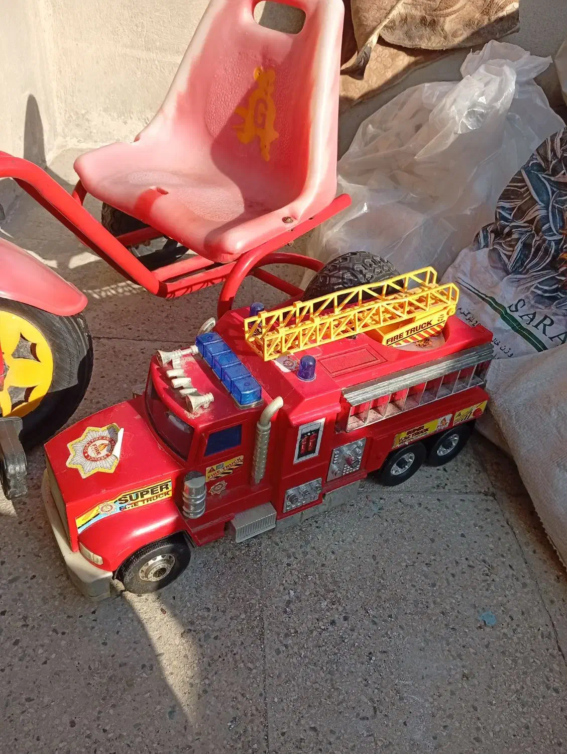 سه چرخه و ماشین باهم|دوچرخه، اسکیت، اسکوتر|تهران, یافت آباد جنوبی|دیوار