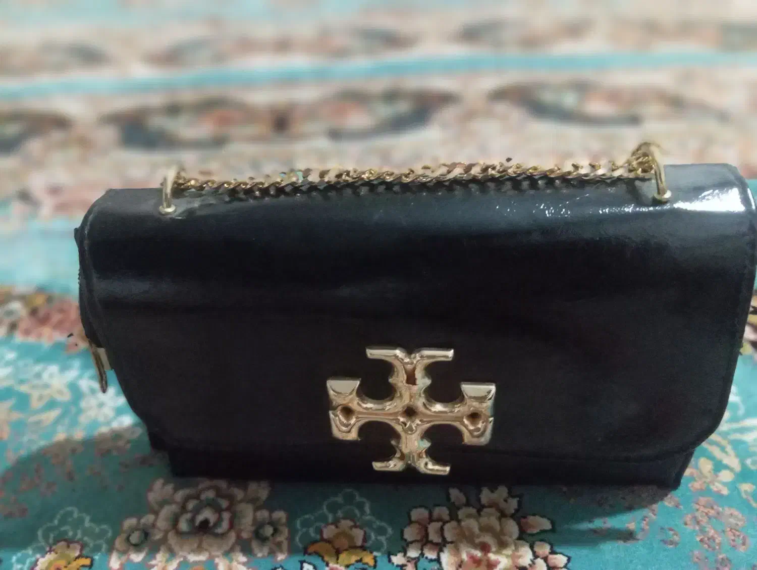 کیف|کیف، کفش، کمربند|قم, شهر قائم|دیوار