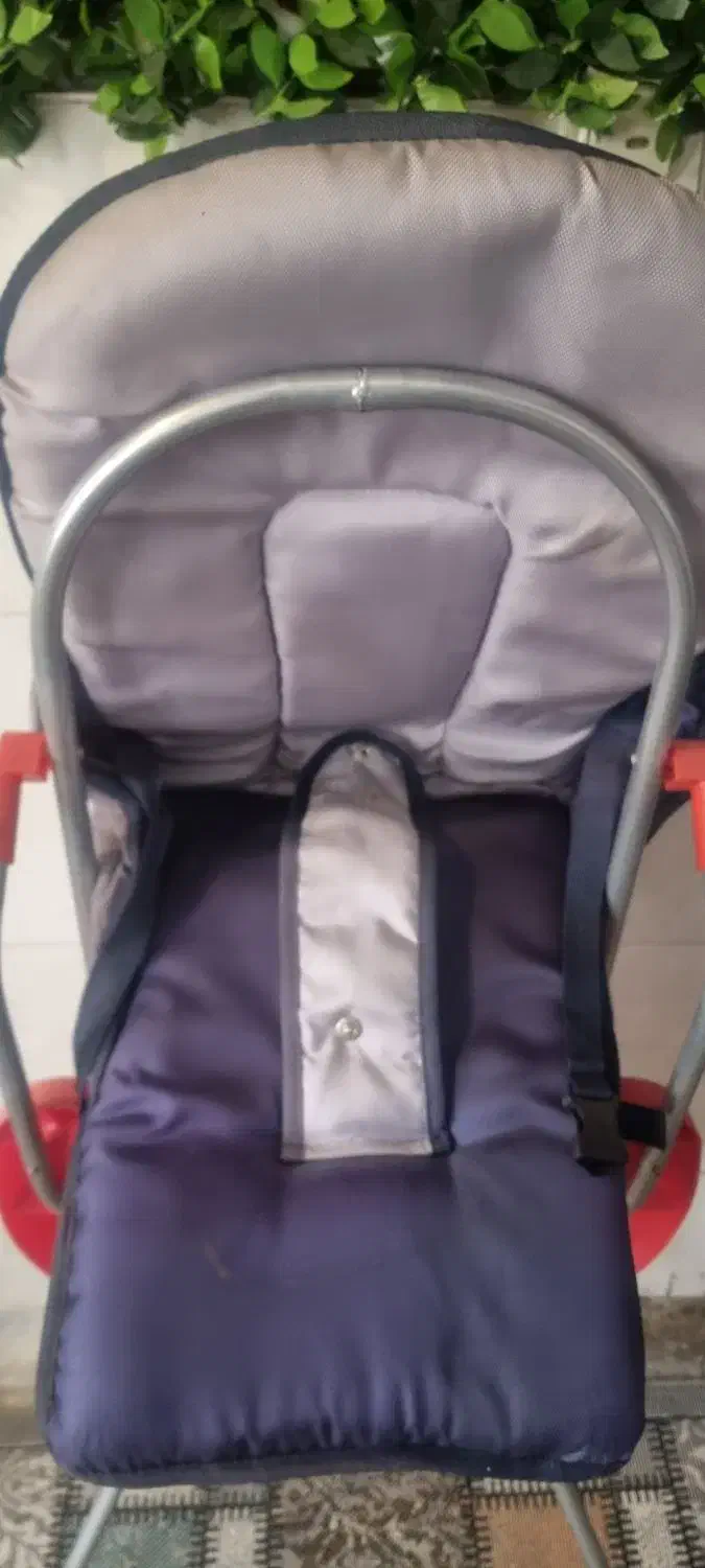 صندلی غذای کودک|تخت و صندلی بچه|بروجرد, |دیوار