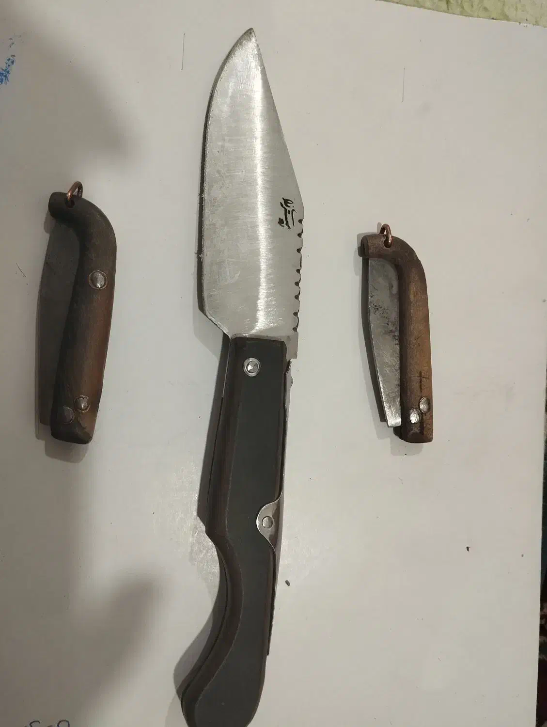 چاقو|کلکسیون اشیاء عتیقه|صحنه, |دیوار