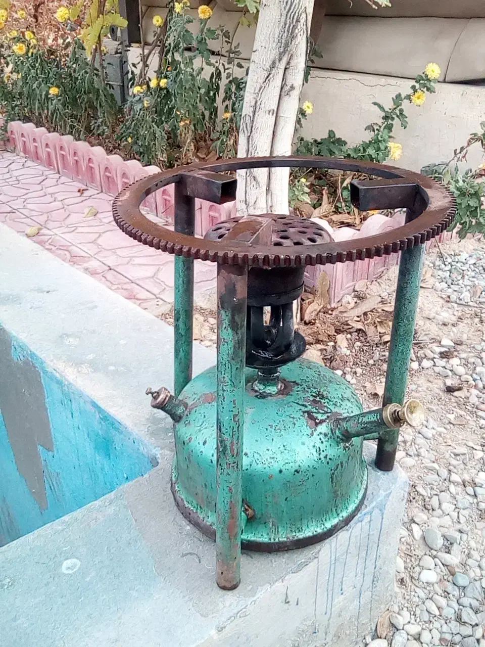 اجاق نفتی قدیمی|کلکسیون اشیاء عتیقه|شهریار, شهریار|دیوار