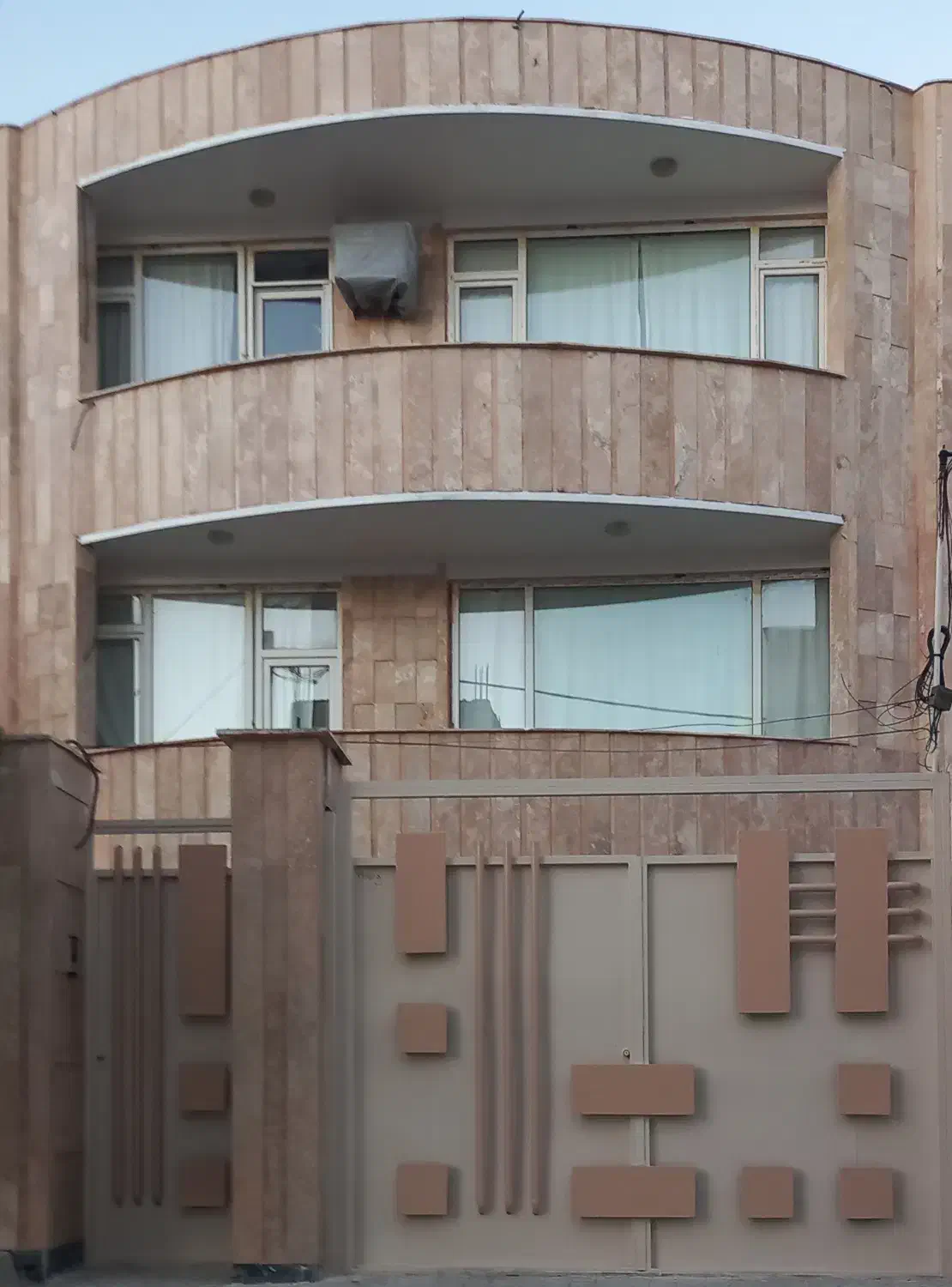 فریدونشهر خیابان تربیت بدنی ، مجتمع کندو|فروش آپارتمان|فریدونشهر, |دیوار