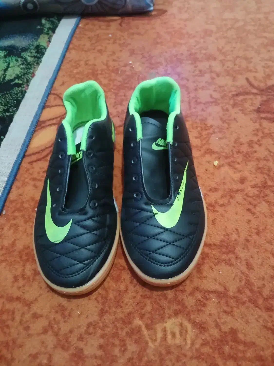 کفش ورزشی|کیف، کفش، کمربند|مسجد سلیمان, |دیوار