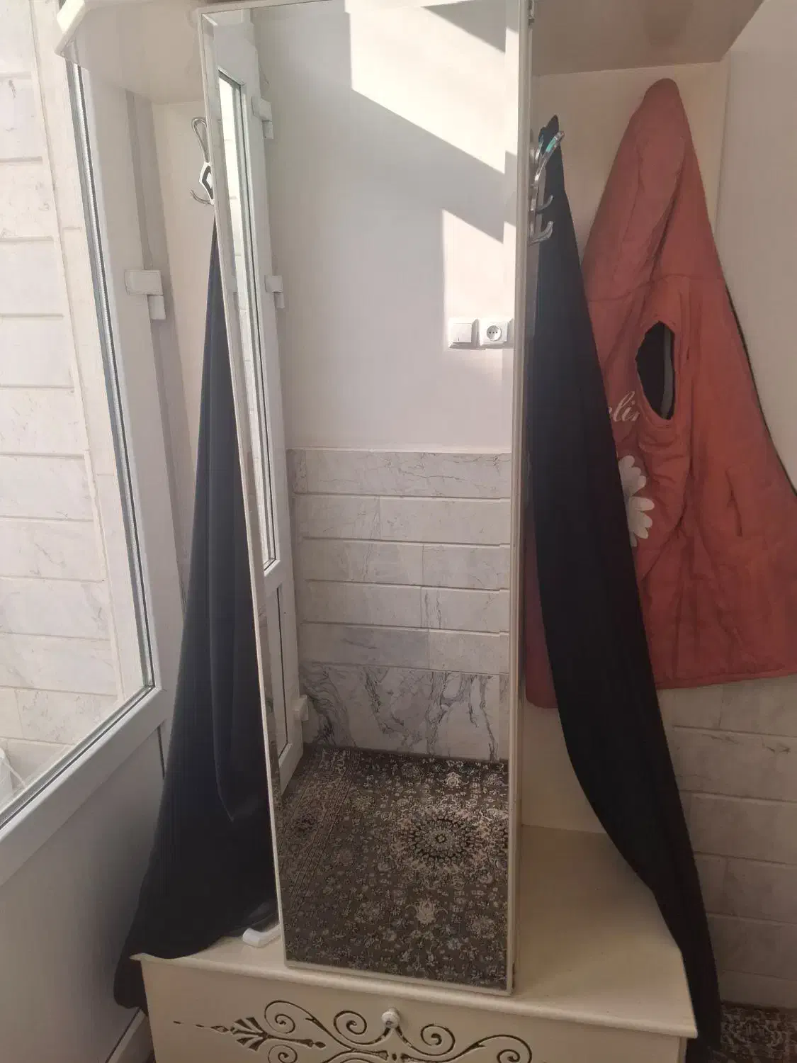 جاکفشی|جاکفشی، کمد، دراور|قم, زنبیل آباد|دیوار