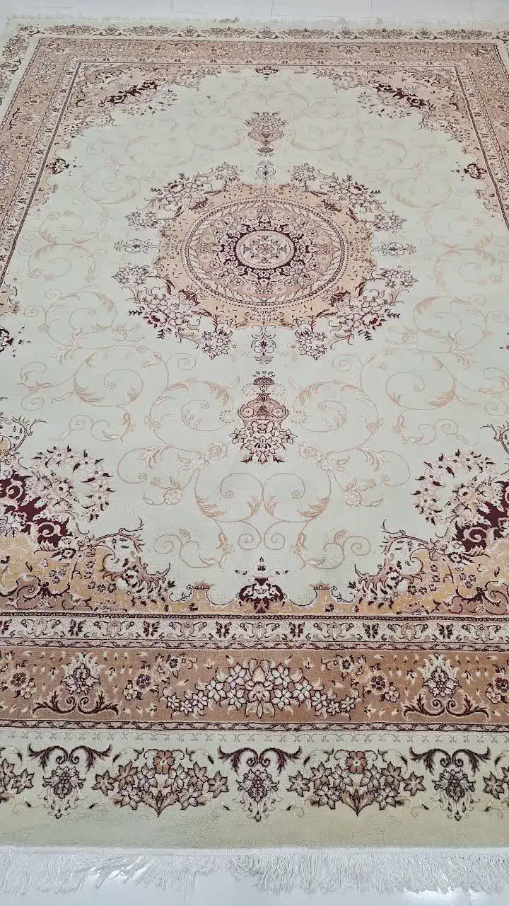 یک تخته فرش12متری نخی کرم رنگ|فرش|ایلام, |دیوار