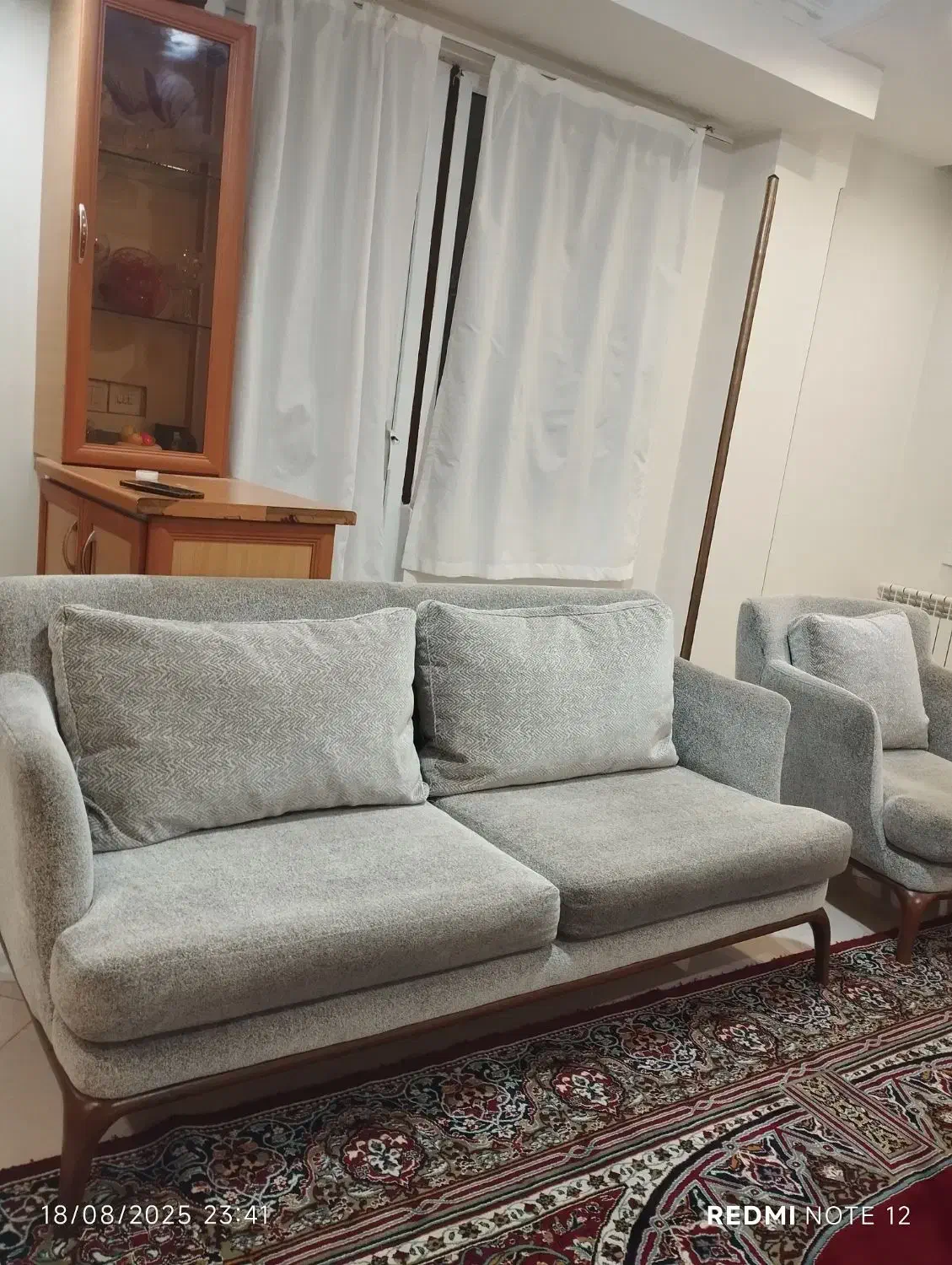 مبل راحتی شرکتی درجه یک، بسیار تمیز و شیک|مبلمان خانگی و میز عسلی|دماوند, گیلاوند|دیوار