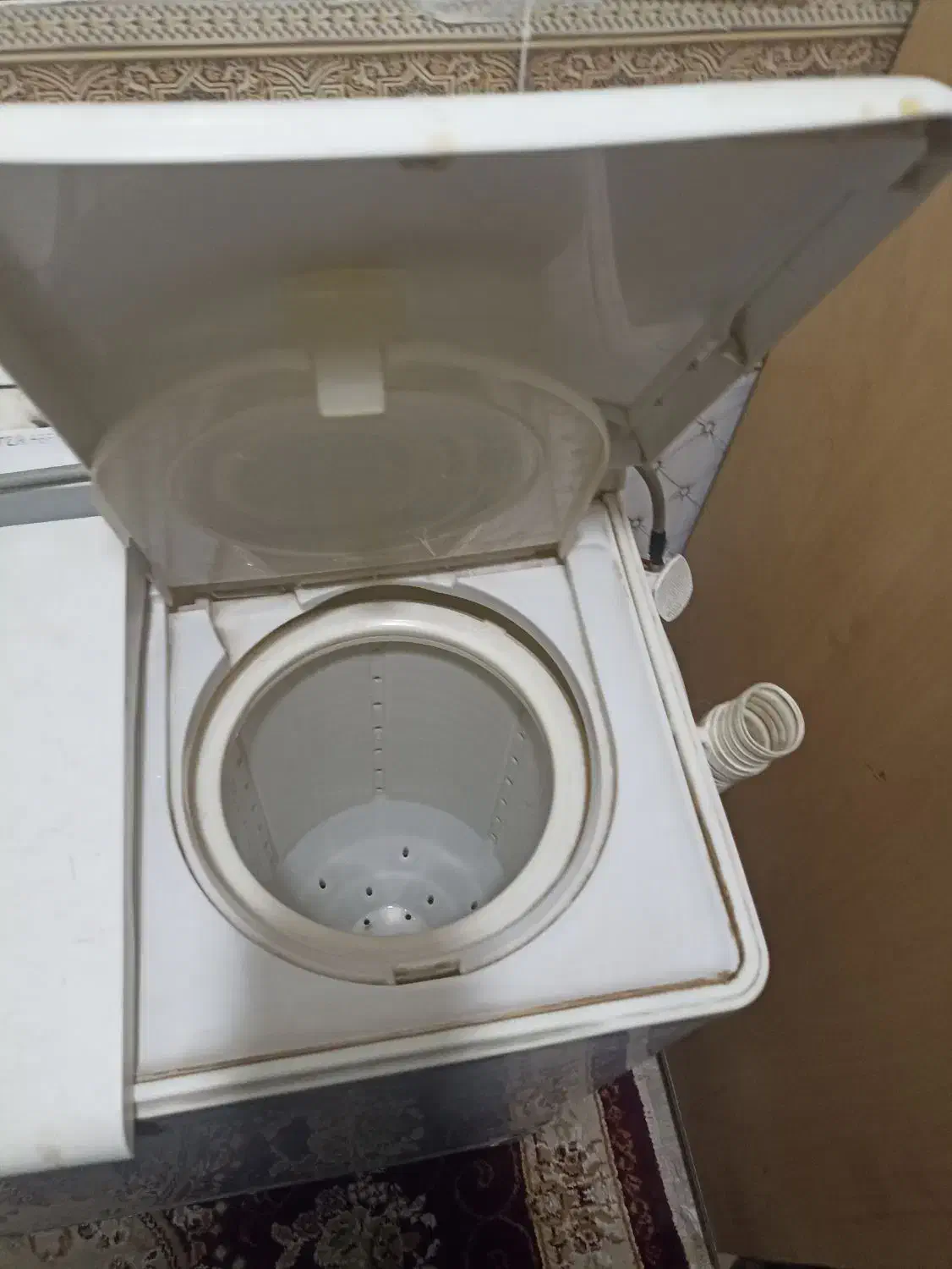 ماشین لباسشویی سفید|ماشین لباسشویی و خشک‌کن لباس|باوی, |دیوار