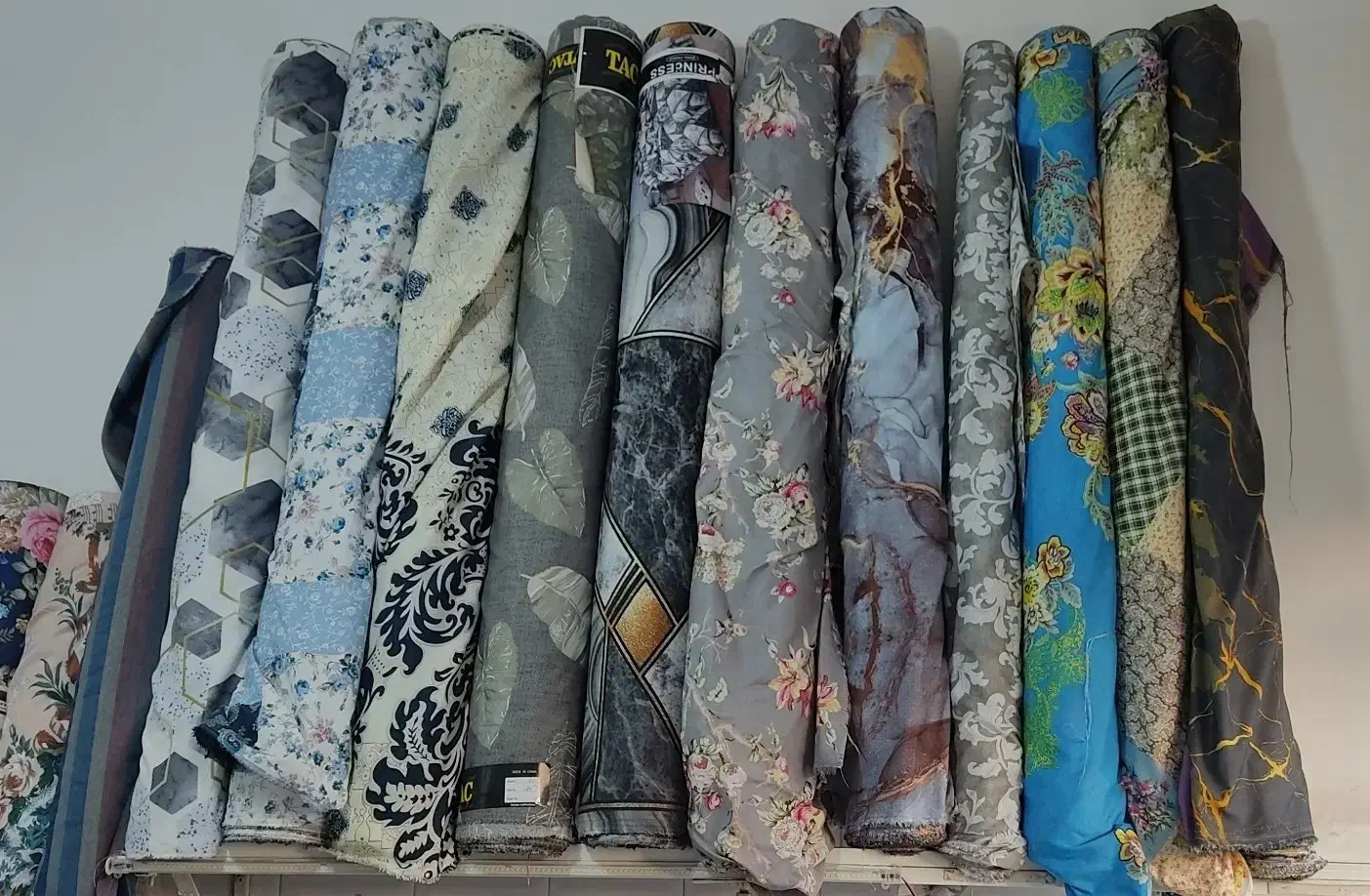 روتختی|ظروف نگهدارنده، پلاستیکی، یک‌بارمصرف|مرند, |دیوار