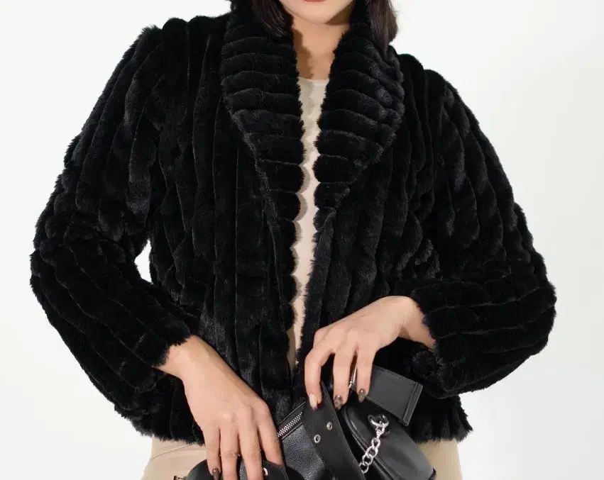 کت خز پوست|لباس|قم, نخودی|دیوار