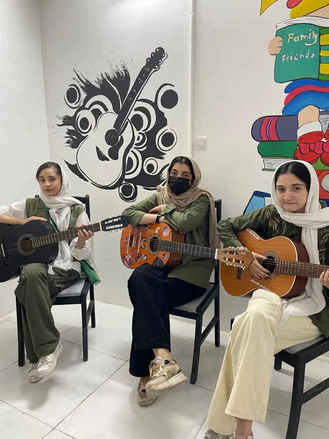 آموزش گیتار ، هنگدرام ، تنبک ، سنتور ، دف|خدمات آموزشی|مشهد, امیر المومنین|دیوار