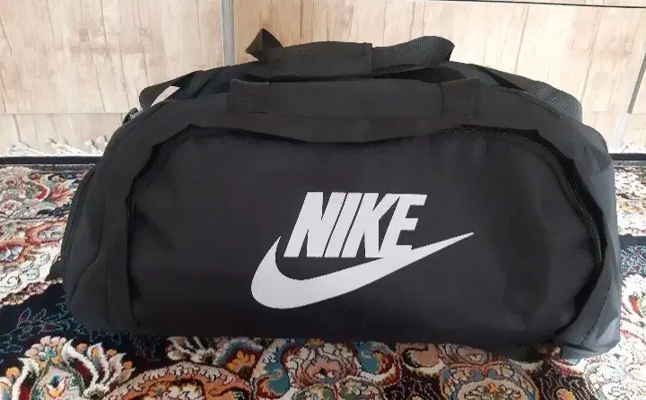 ساک ورزشی و مسافرتی|کیف، کفش، کمربند|رباط‌کریم, پرندک|دیوار