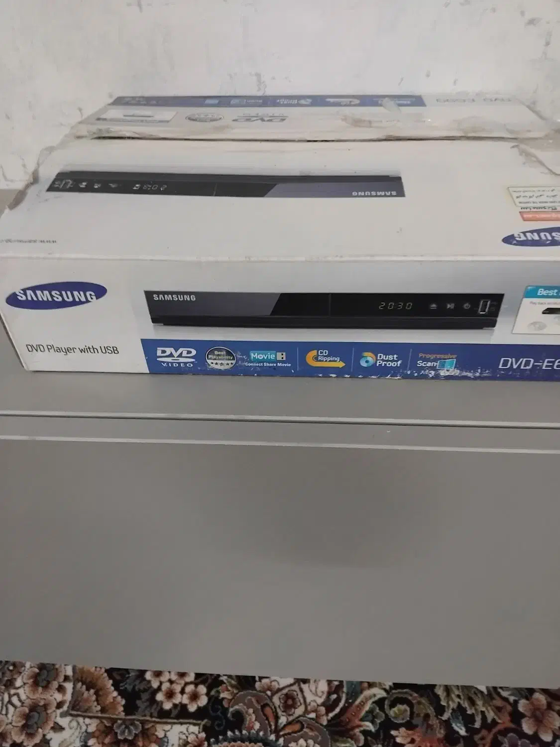 یه دستگاه سیدی|پخش‌کننده DVD و ویدیو|کاشان, باغ ماجد|دیوار