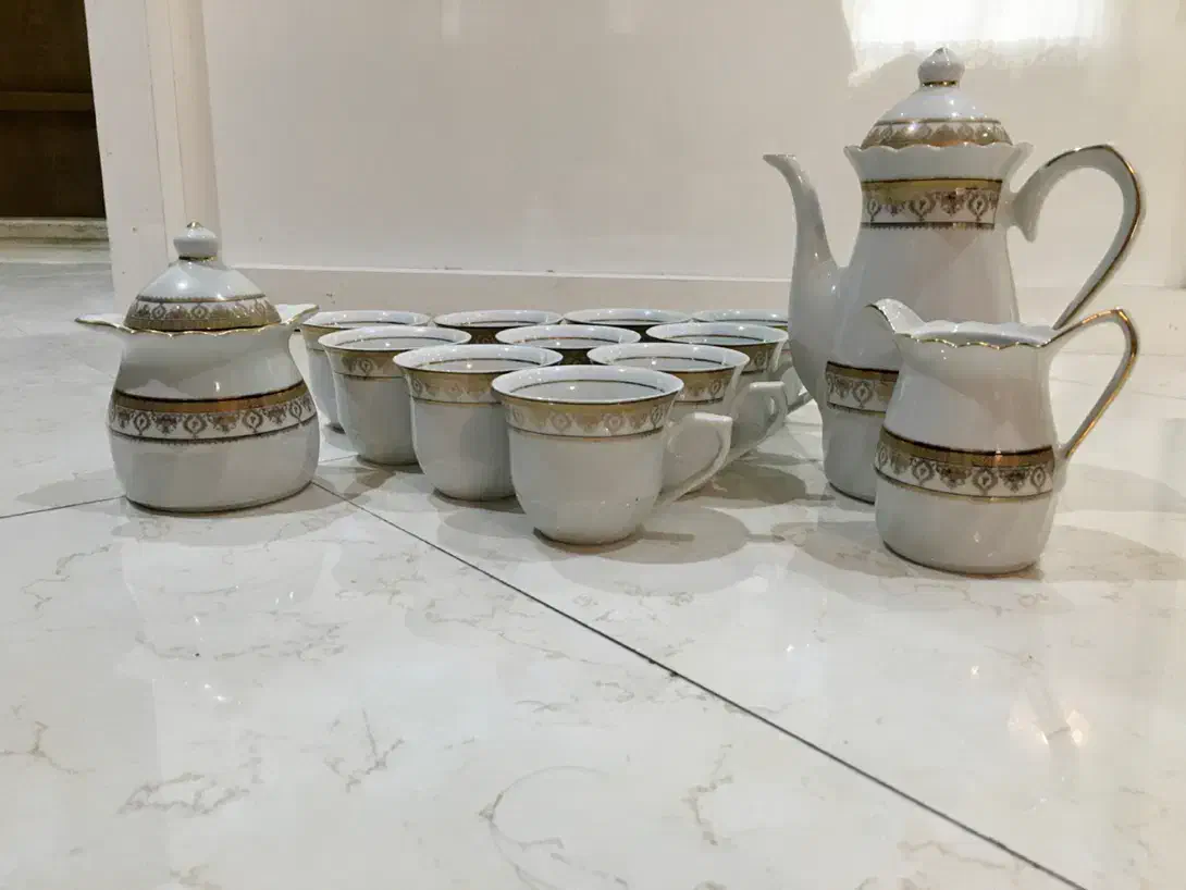 سرویس چایخوری ۱۰عدد فنجان،قوری.قندان.شیرخوری|ظروف سرو و پذیرایی|اصفهان, شهرک ولیعصر|دیوار