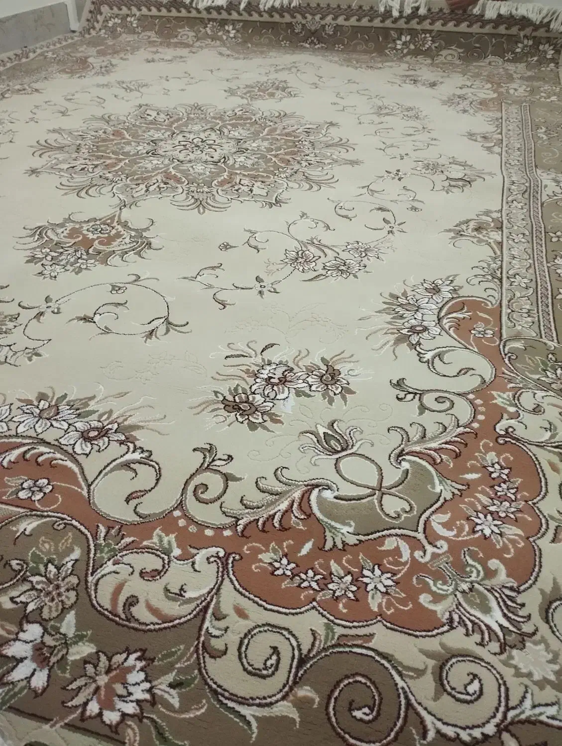 فرش|فرش|قم, هفت تیر|دیوار