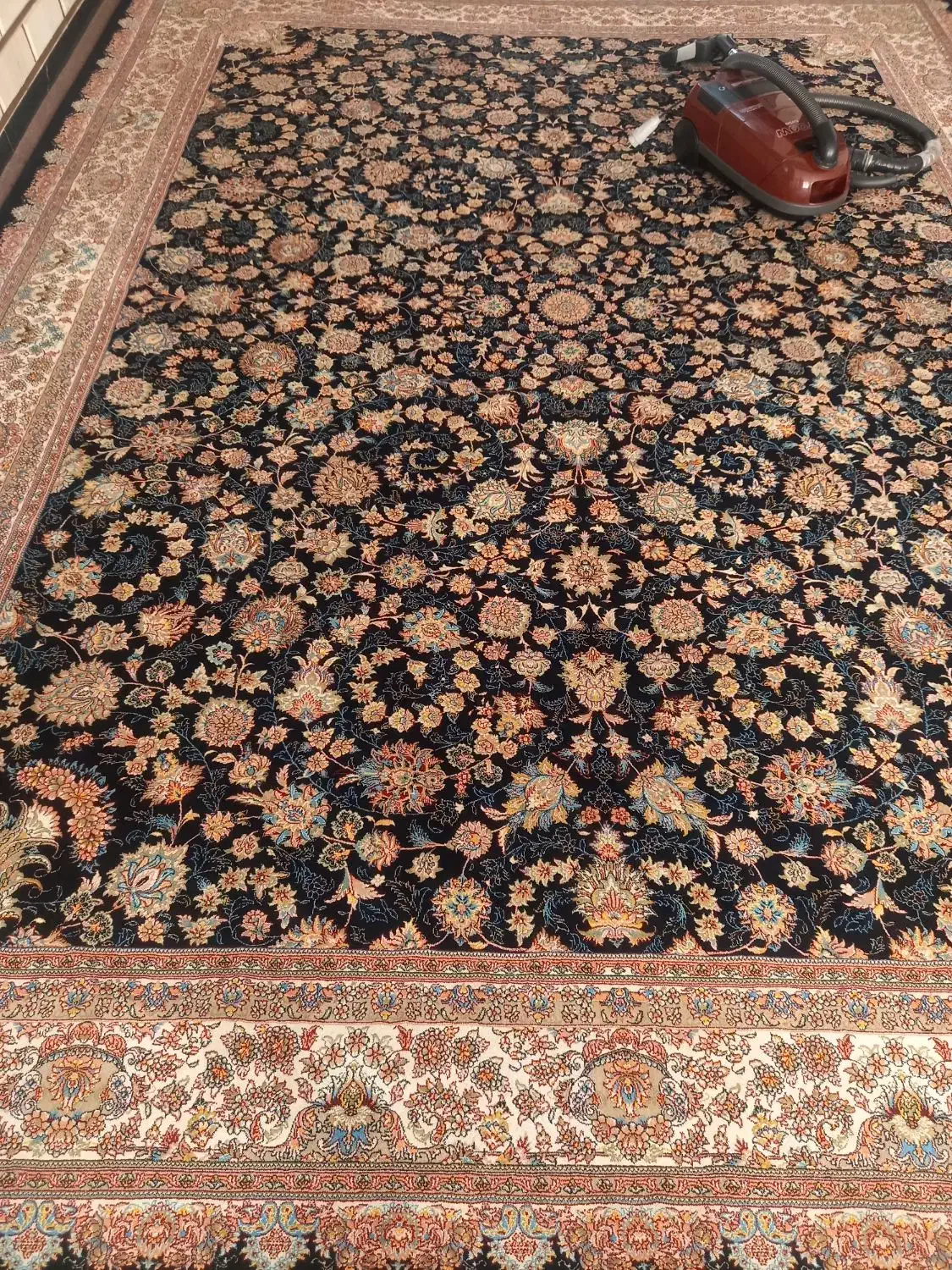 یک تخته فرش 12 متری و 6عدد پشتی|فرش|سنقر, |دیوار