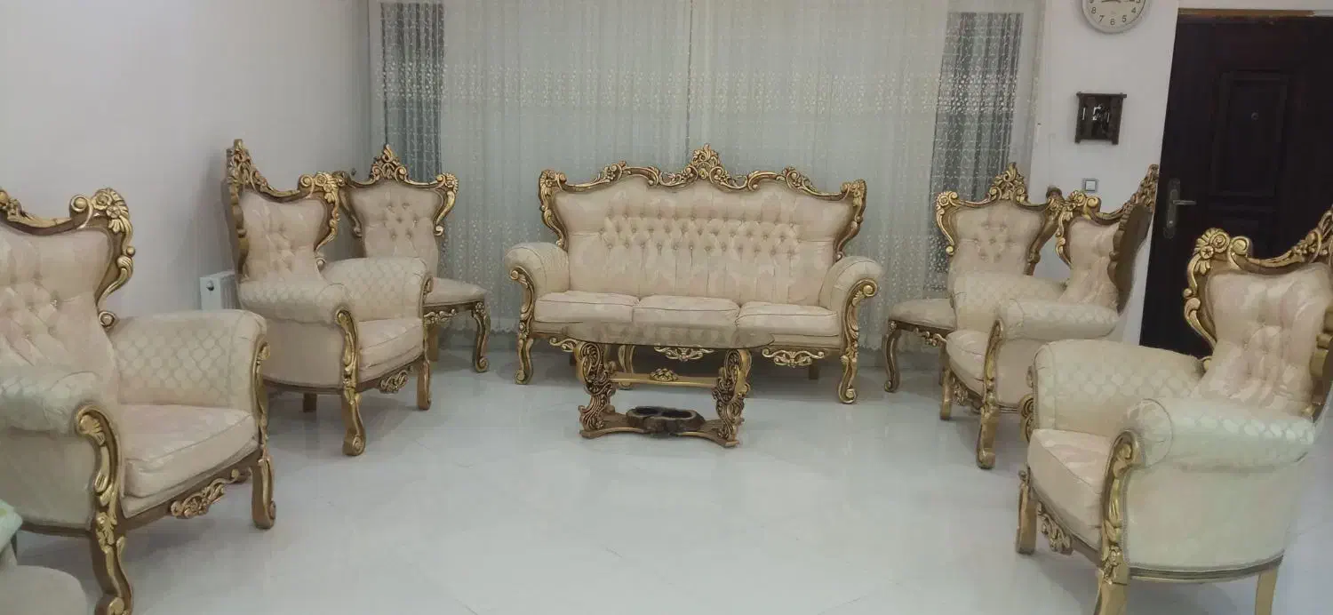 مبل سلطنتی ۹ نفره با میز جلو مبلی و دو میز عسلی|مبلمان خانگی و میز عسلی|قائن, |دیوار