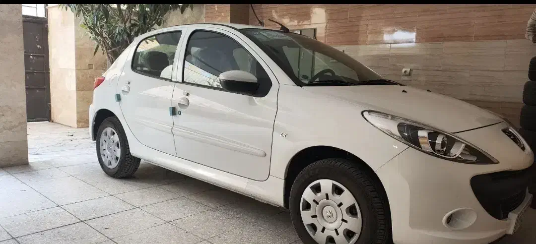 پژو 207i دنده‌ای TU3 مدل ۱۴۰۲کم کار درحدصفر تک برگ|خودرو سواری و وانت|اصفهان, باغ دریاچه|دیوار