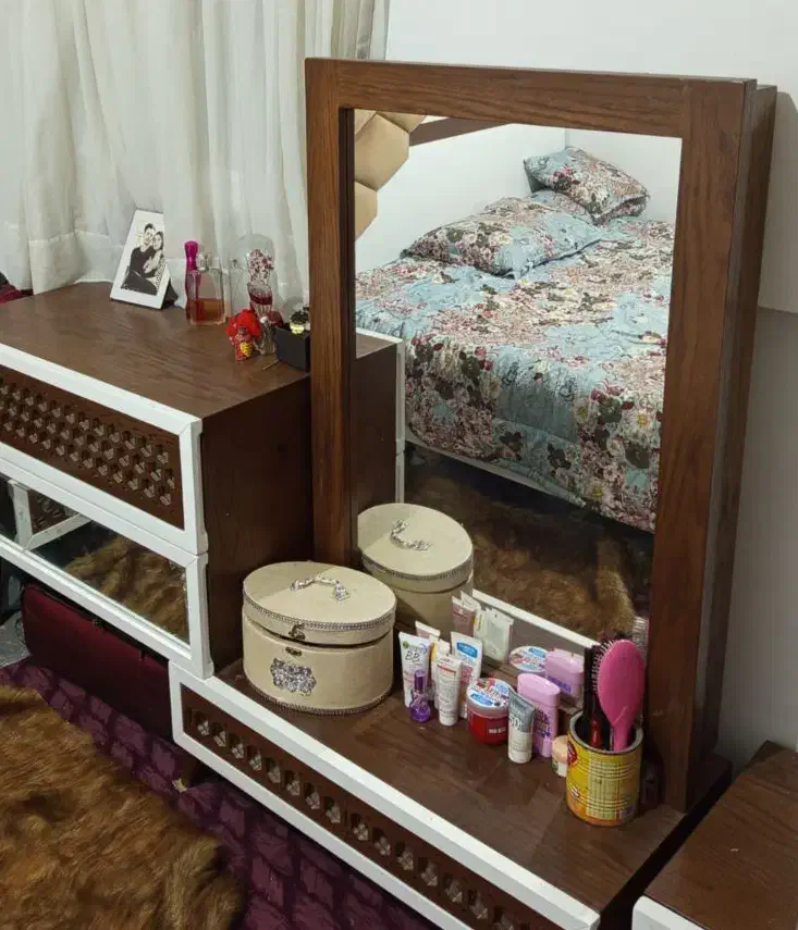 سرویس خواب|تخت و سرویس خواب|بومهن, |دیوار