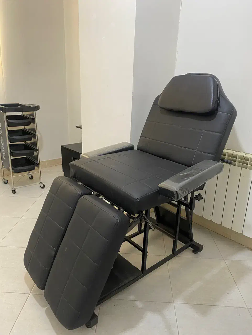 تخت تتو و کنسول|آرایشگاه و سالن‌های زیبایی|کرج, مصباح|دیوار