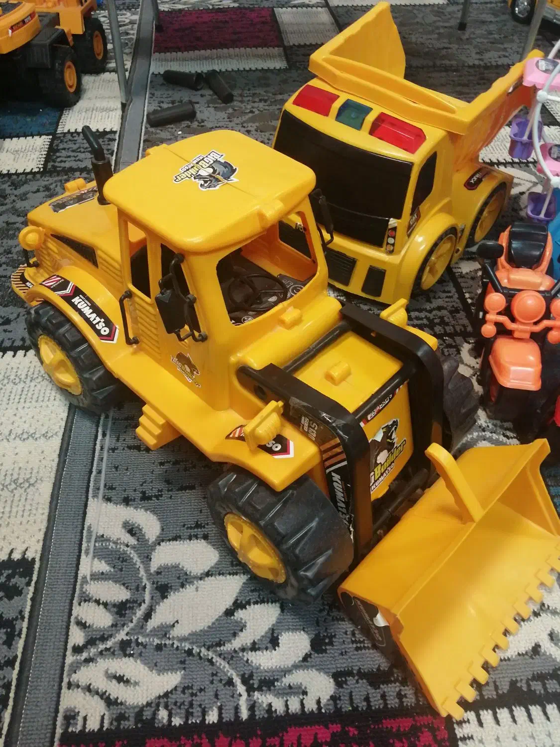 اسباب بازی|اسباب‌بازی بچه|تربت‌حیدریه, داروپخش|دیوار