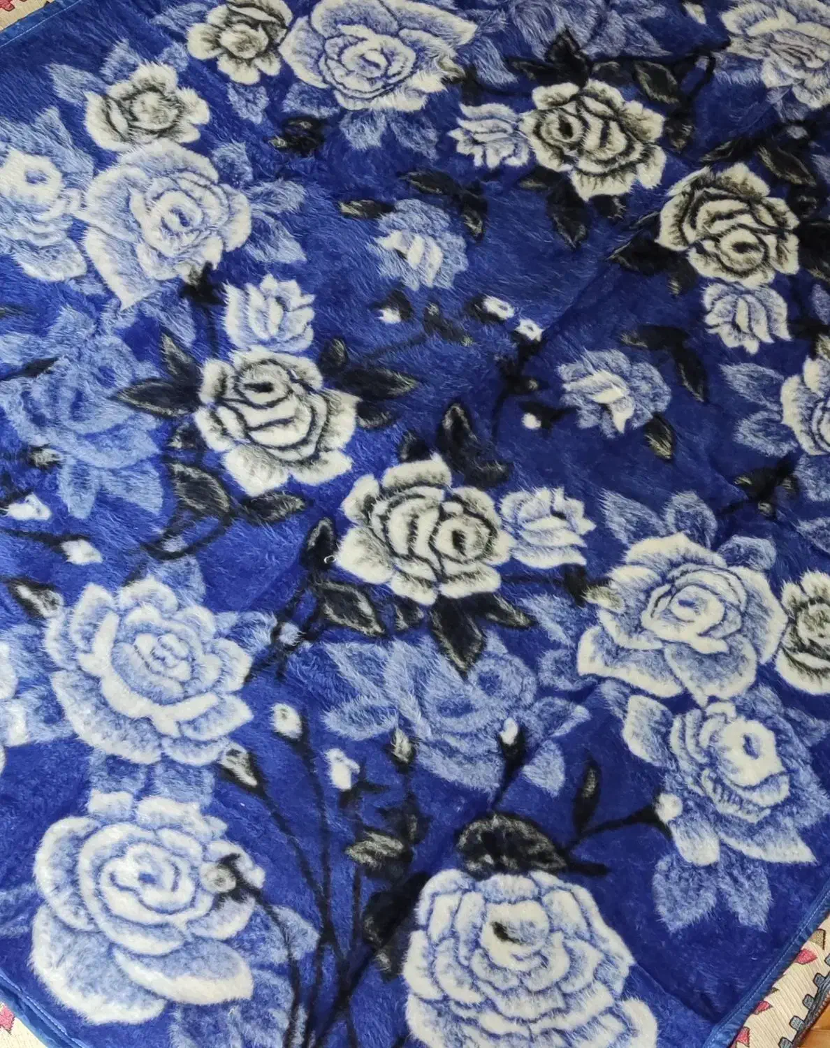 پتو تابان یزد|رختخواب، بالش، پتو|شیراز, گلشن|دیوار