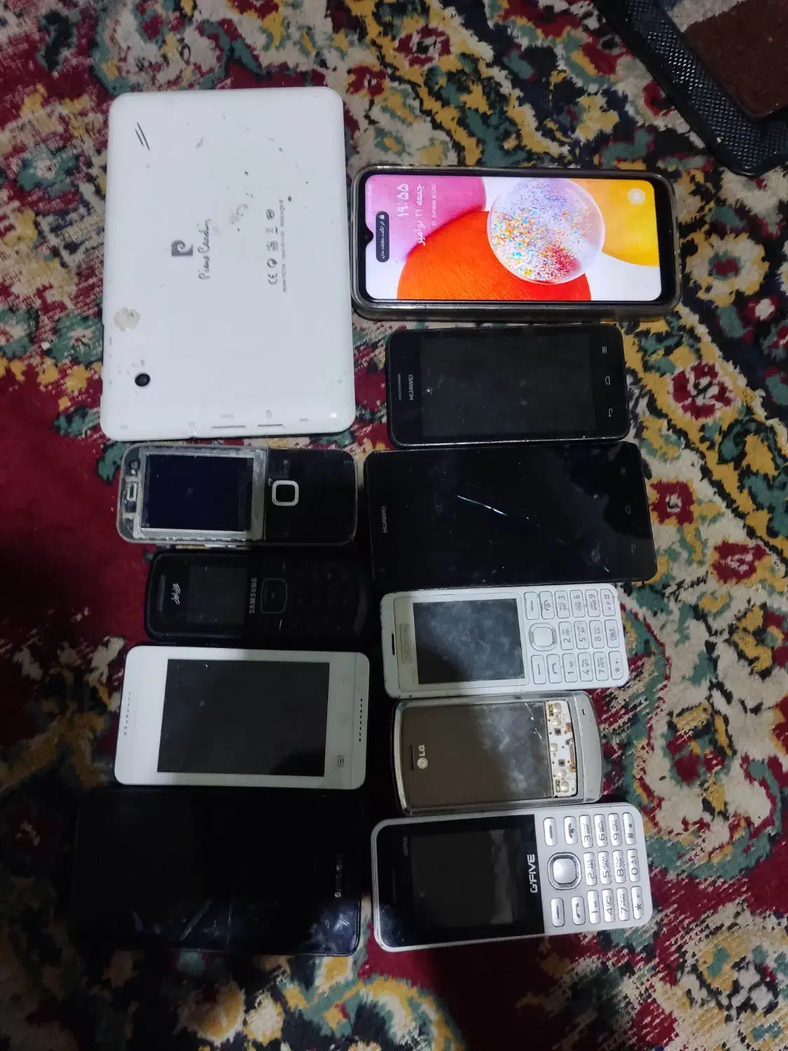 ۱۱عدد گوشی روشن|موبایل|تهران, شیخ هادی|دیوار