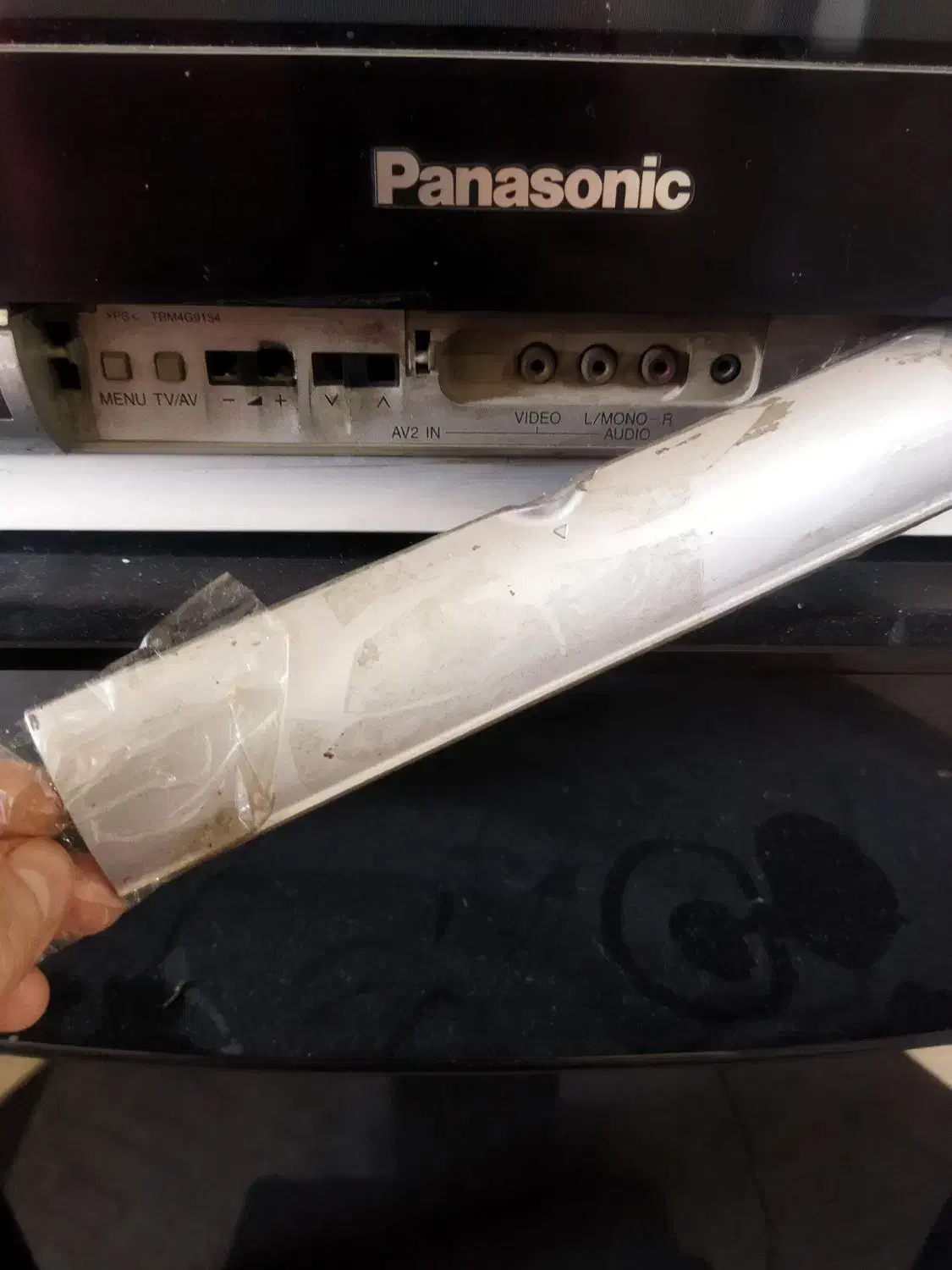 تلویزیون29 اینچ و میز|تلویزیون و پروژکتور|اهواز, سپیدار|دیوار